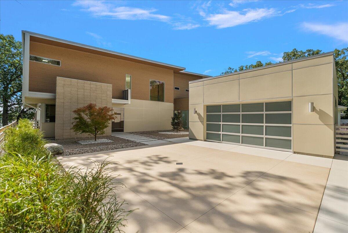 602 Lawn Avenue