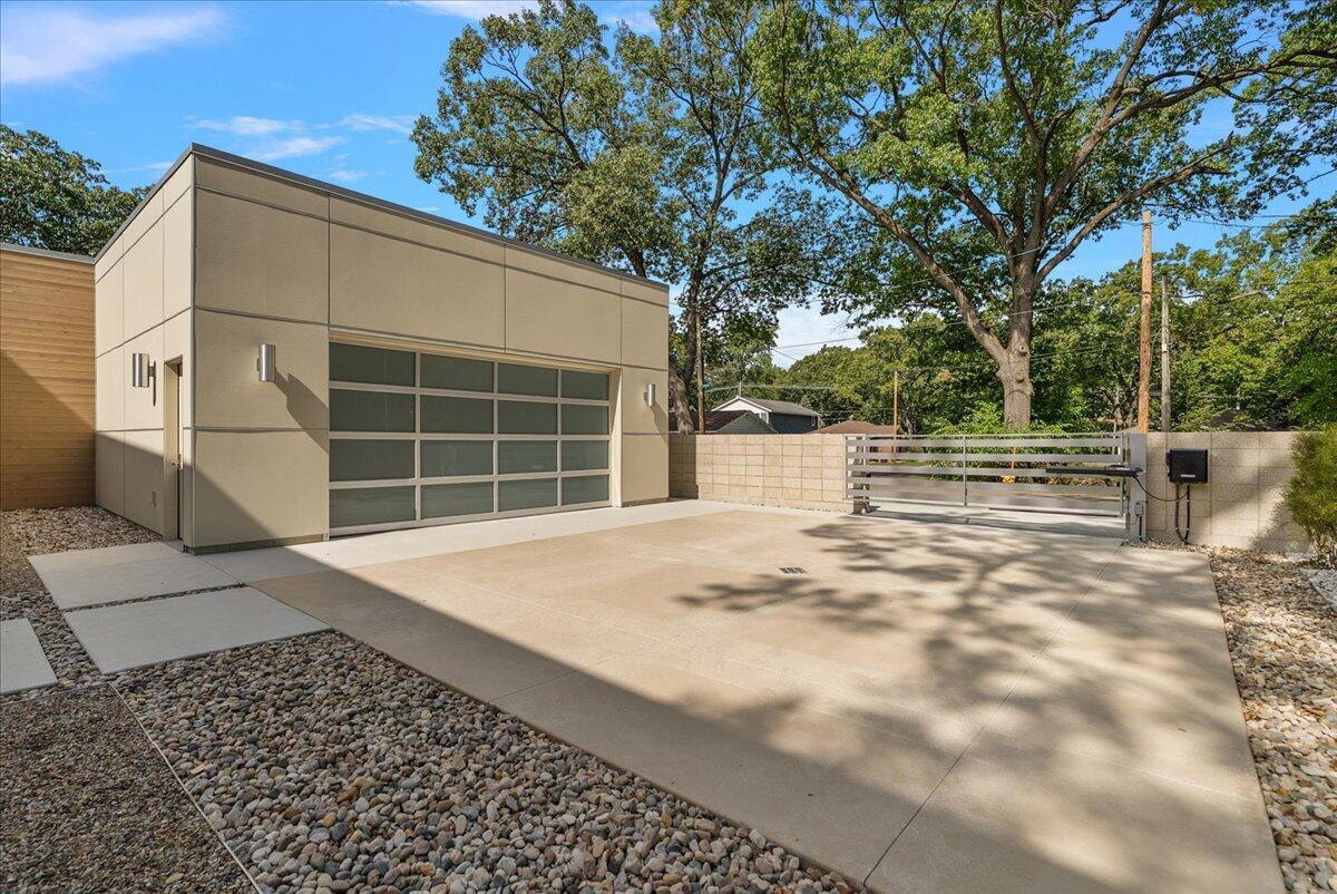 602 Lawn Avenue