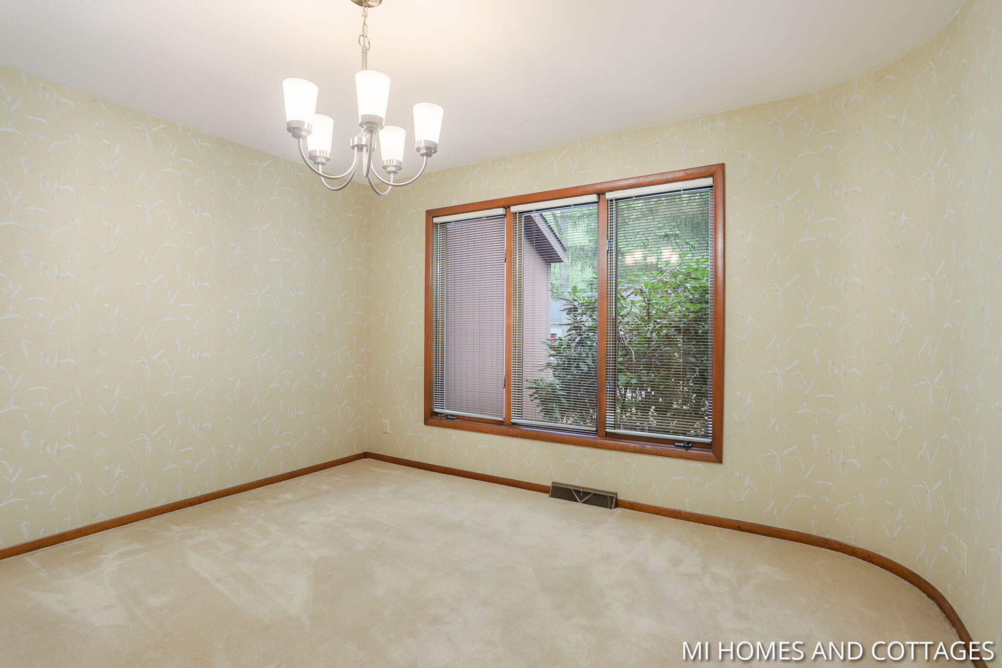 1220 Oakhampton Road