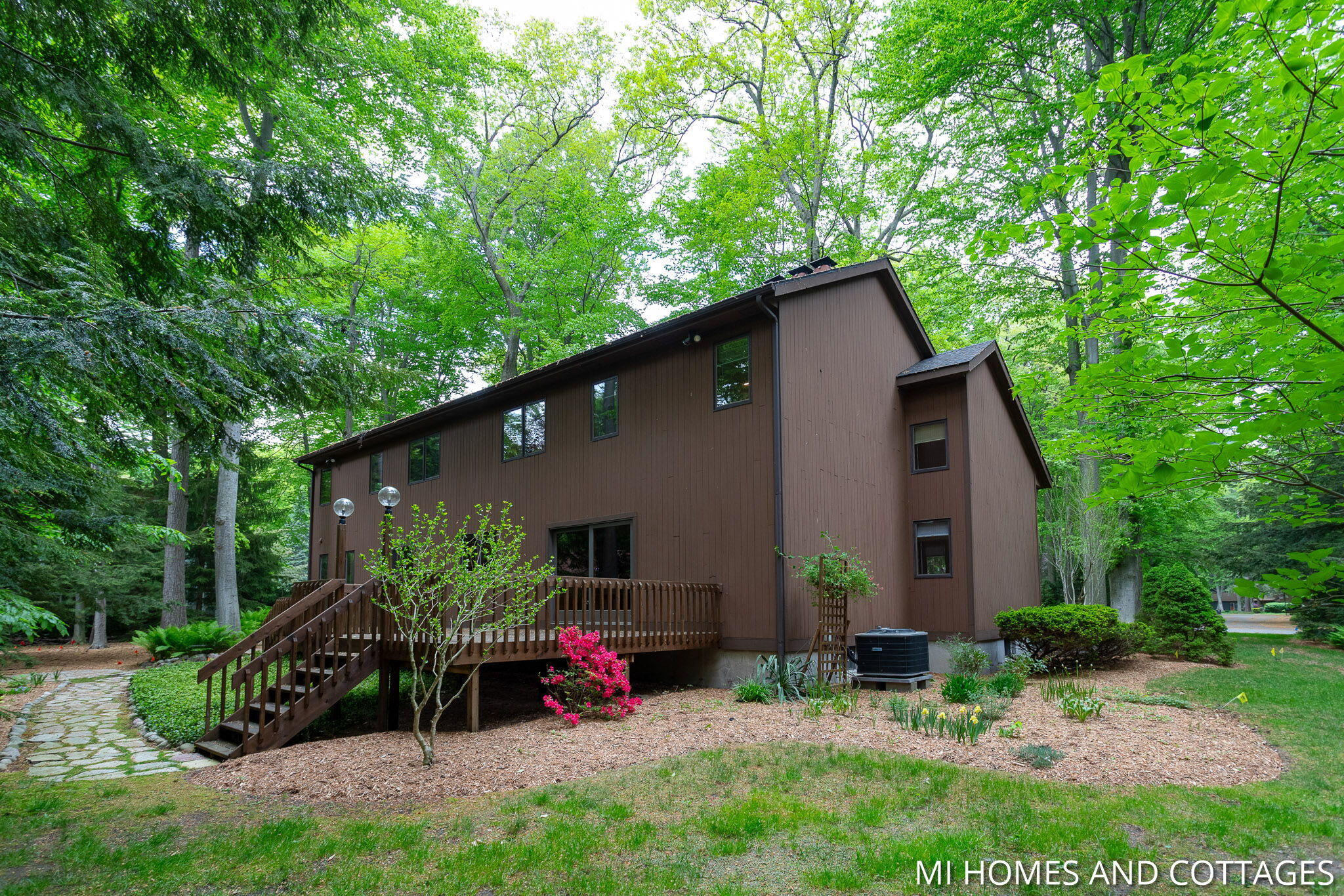 1220 Oakhampton Road