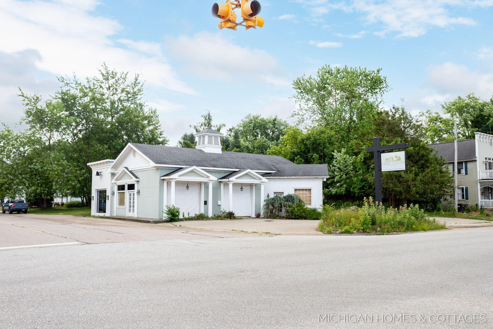 1399 Blue Star Highway