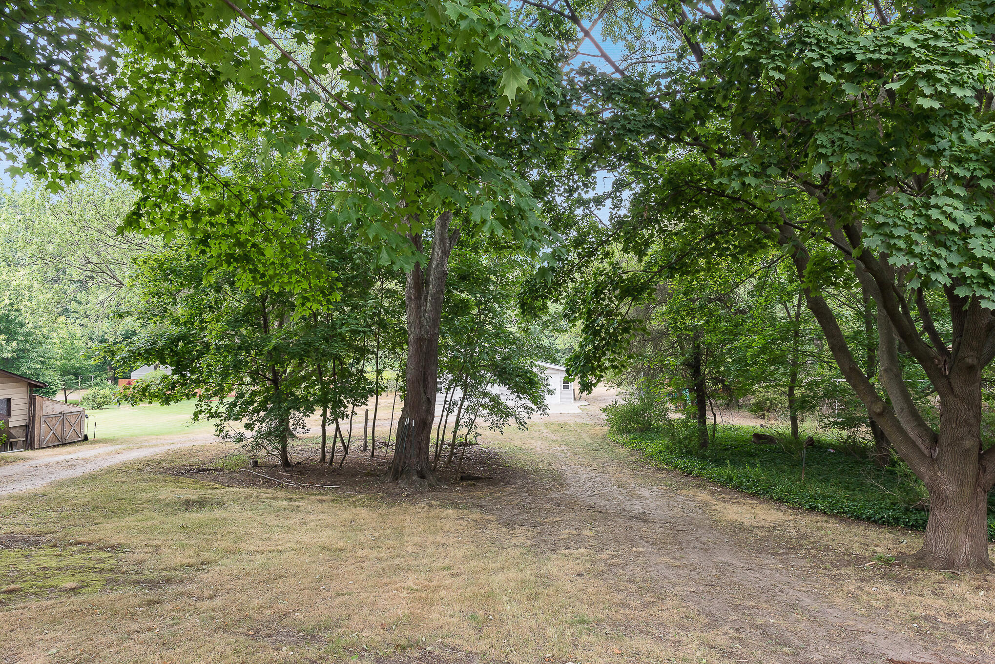 517 W Lakewood Boulevard