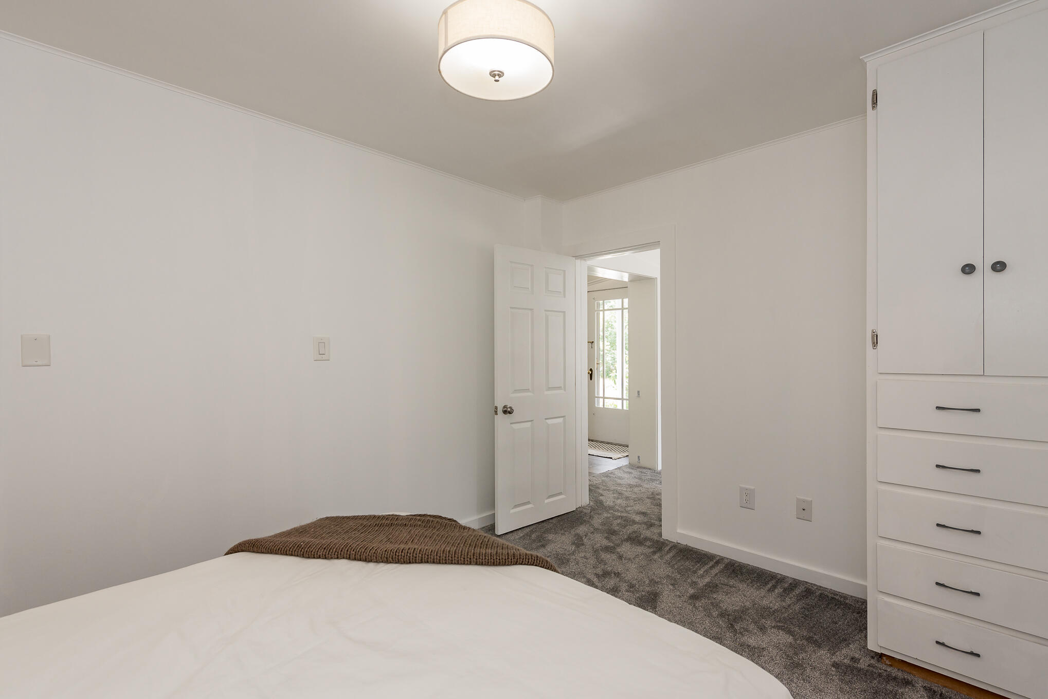 517 W Lakewood Boulevard