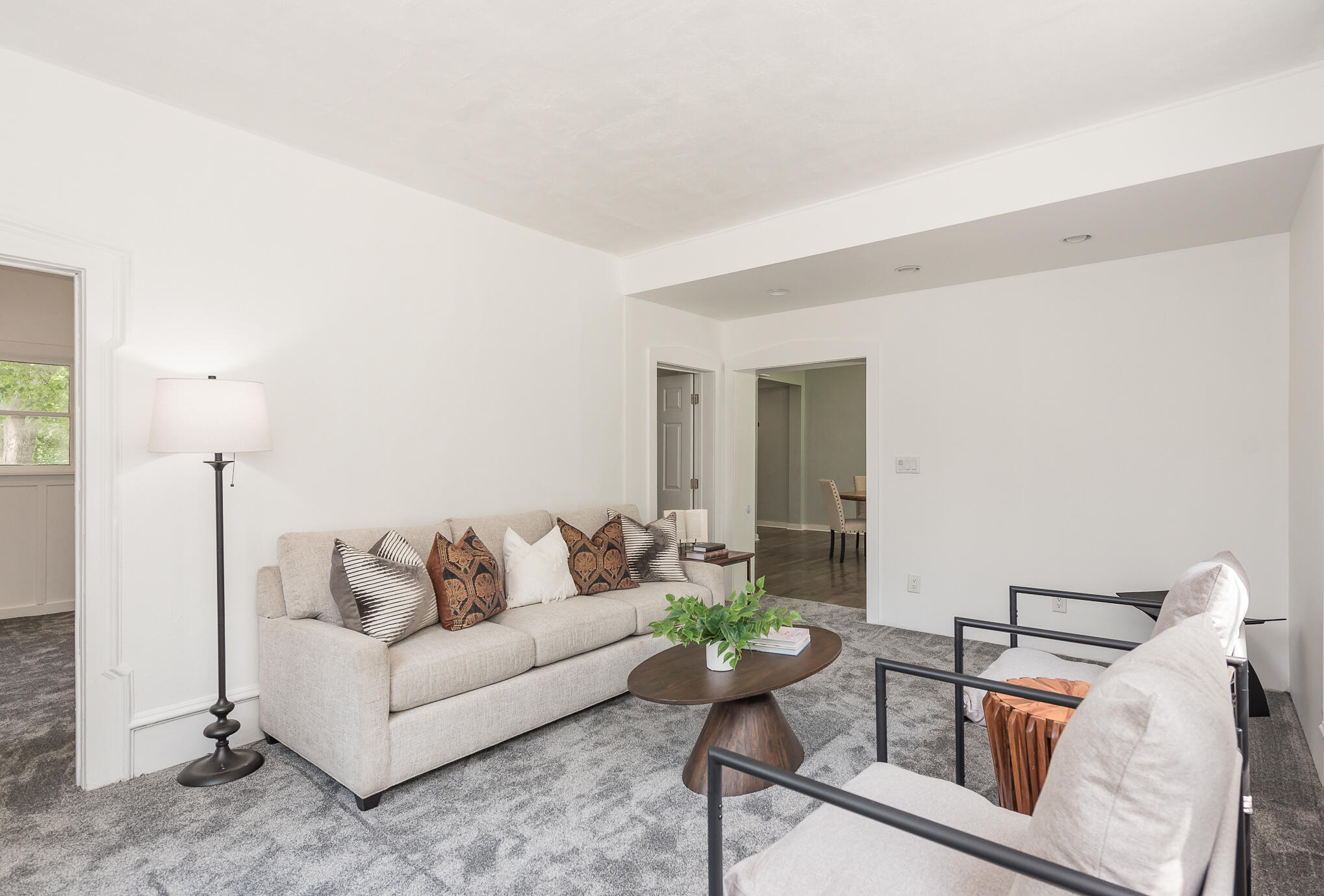 517 W Lakewood Boulevard