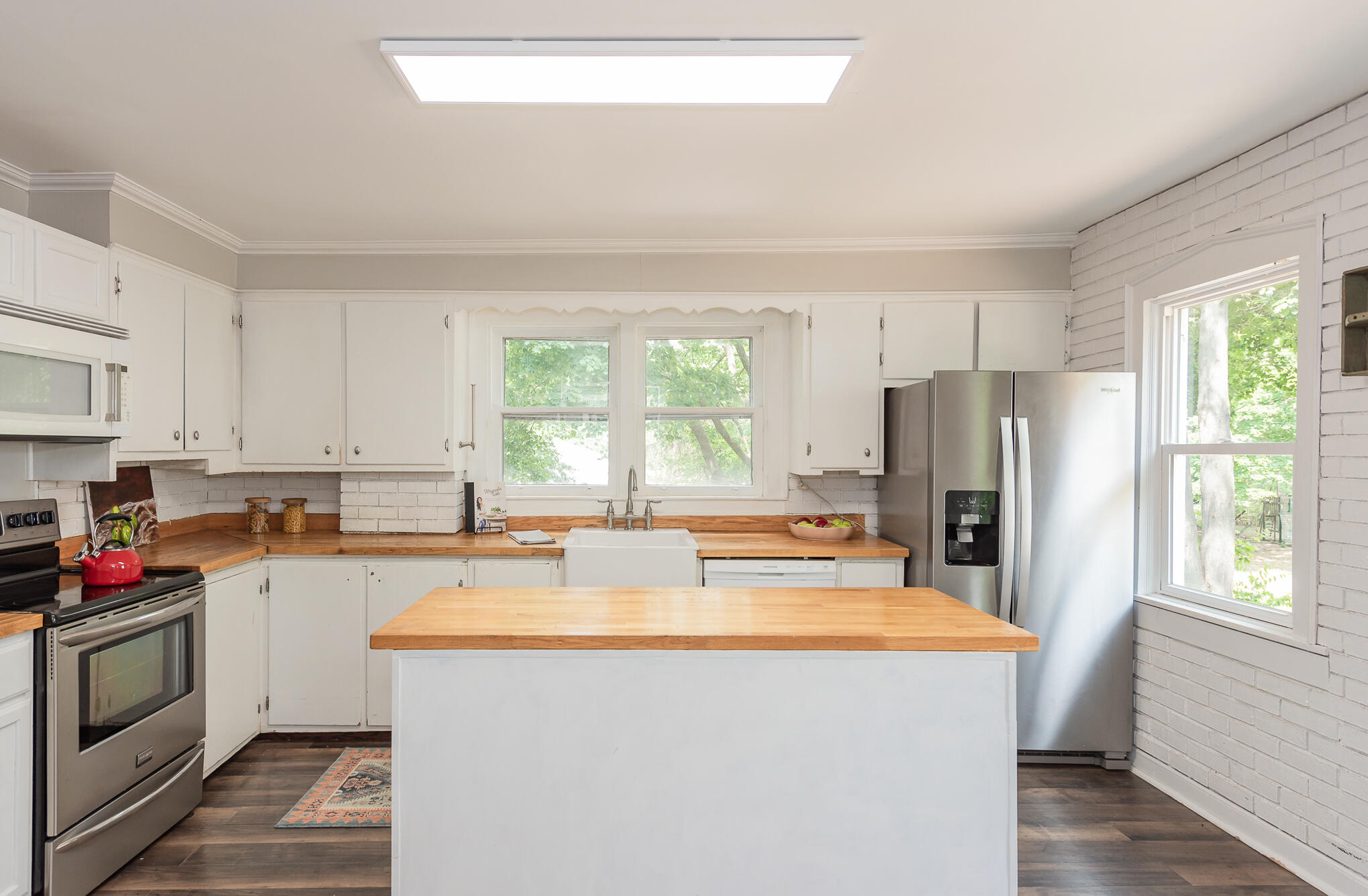 517 W Lakewood Boulevard