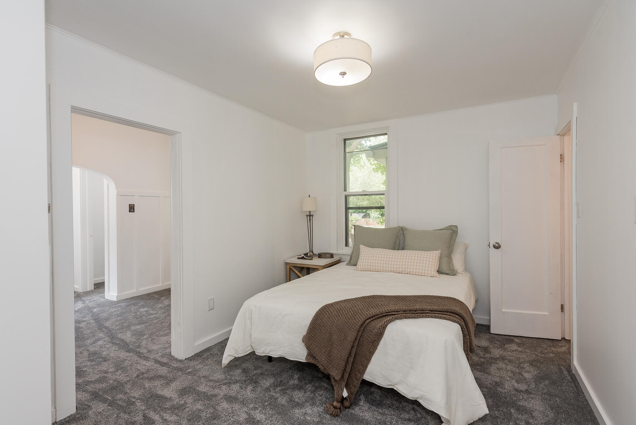 517 W Lakewood Boulevard