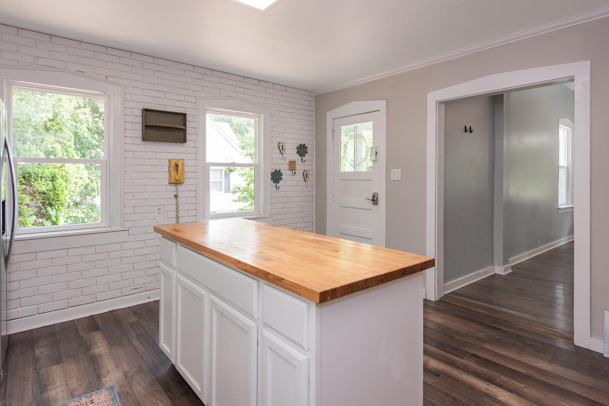 517 W Lakewood Boulevard