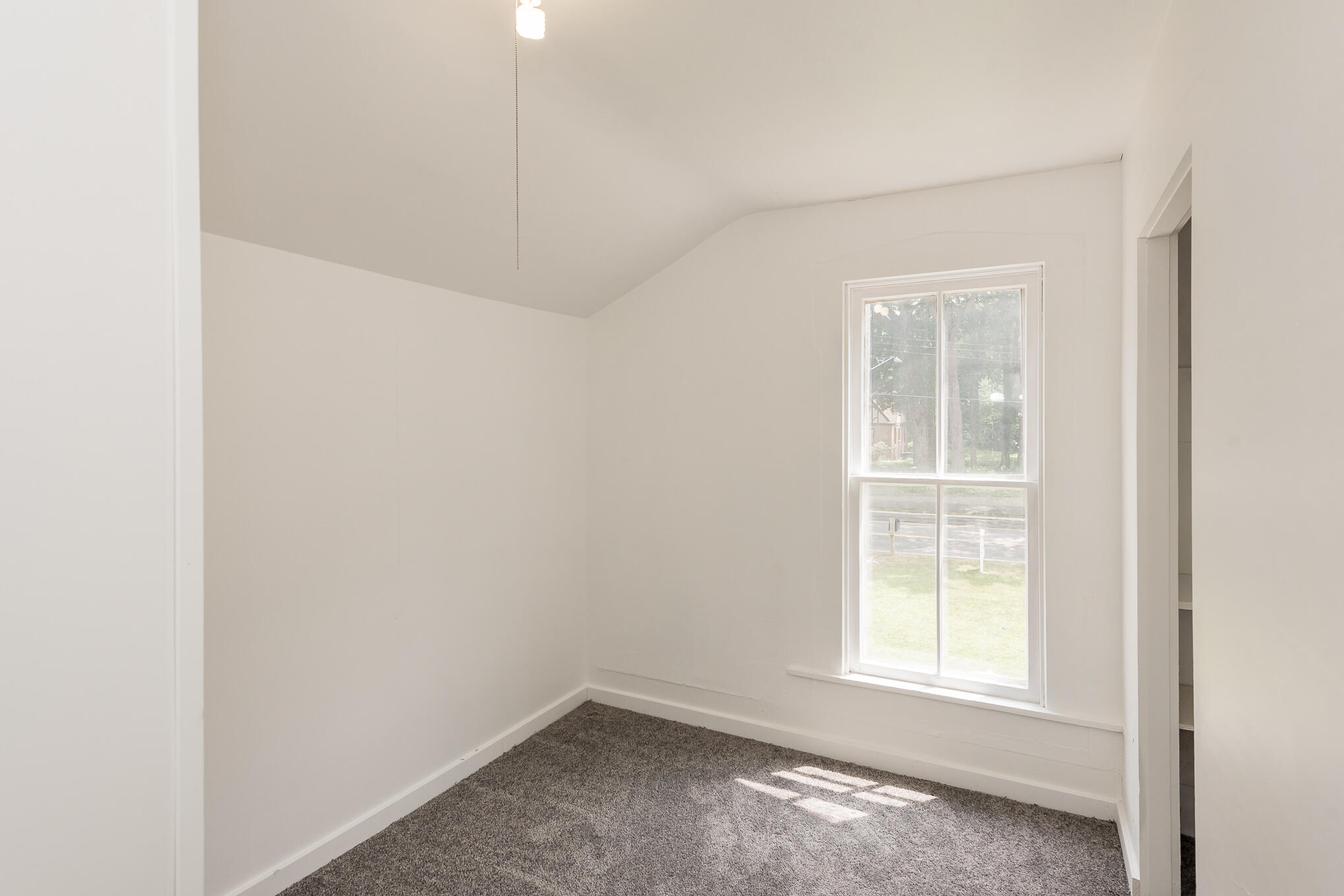 517 W Lakewood Boulevard