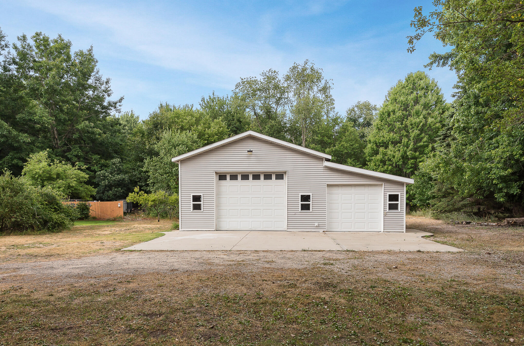 517 W Lakewood Boulevard