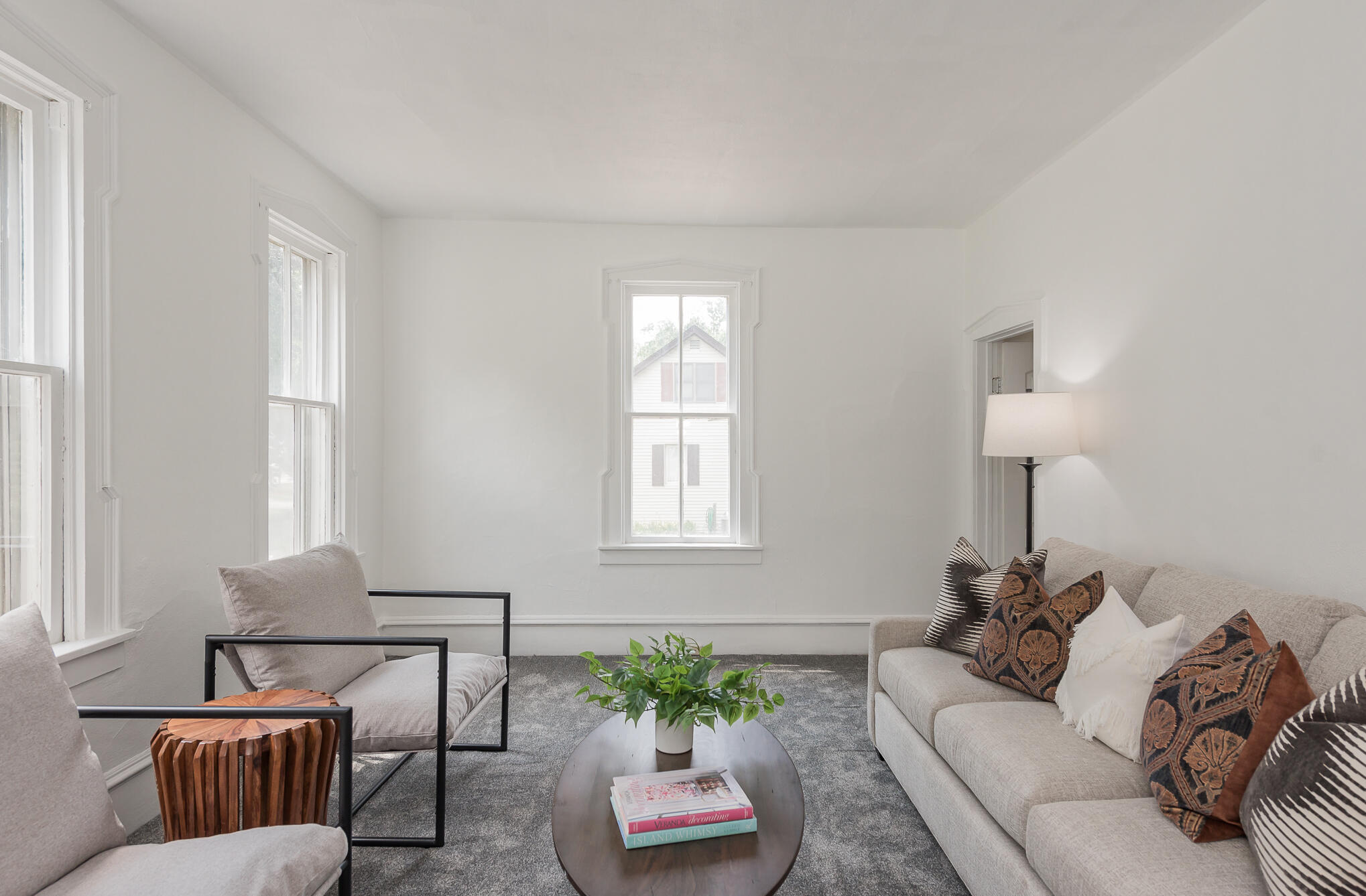 517 W Lakewood Boulevard