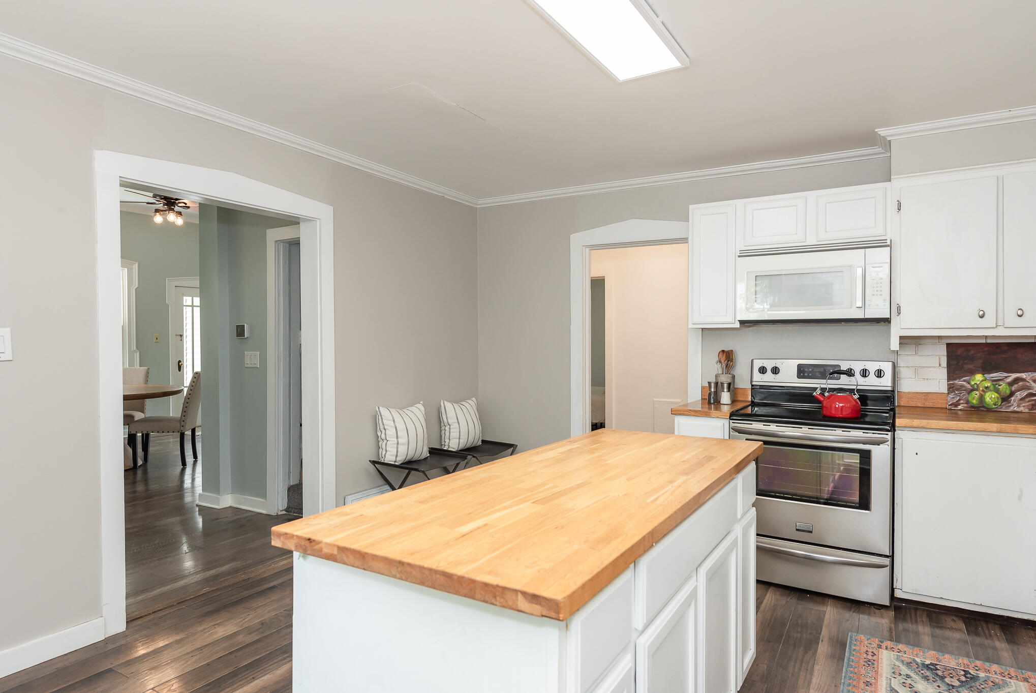 517 W Lakewood Boulevard