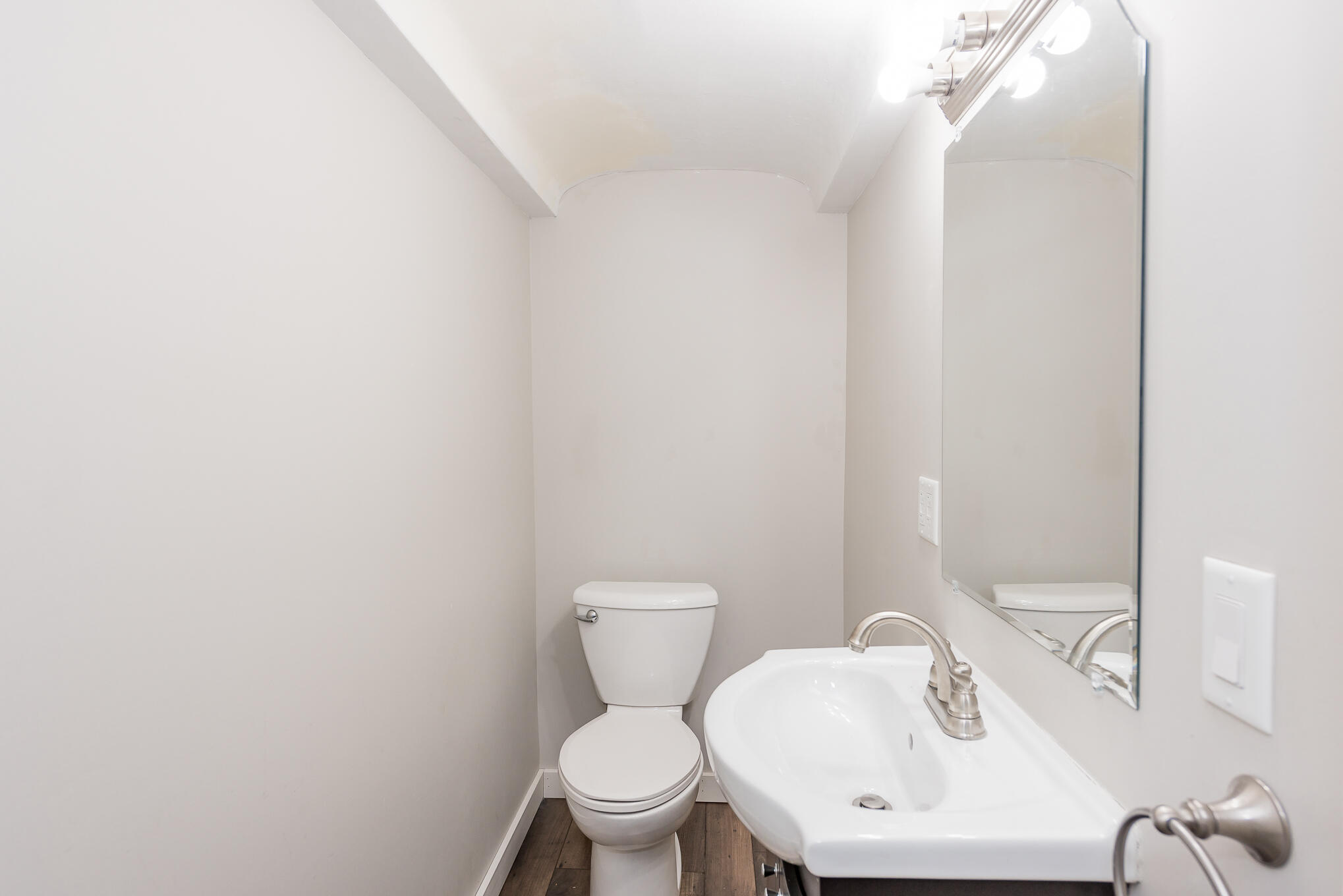 517 W Lakewood Boulevard