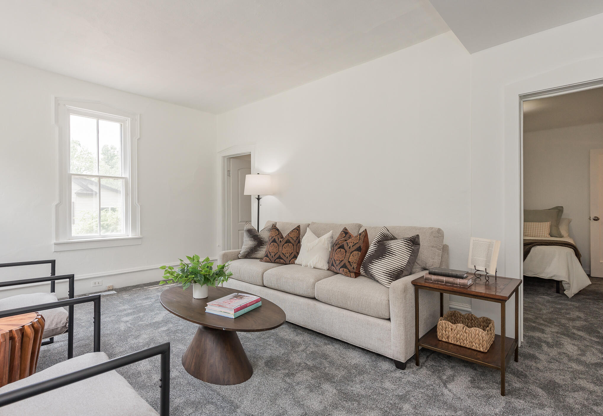 517 W Lakewood Boulevard