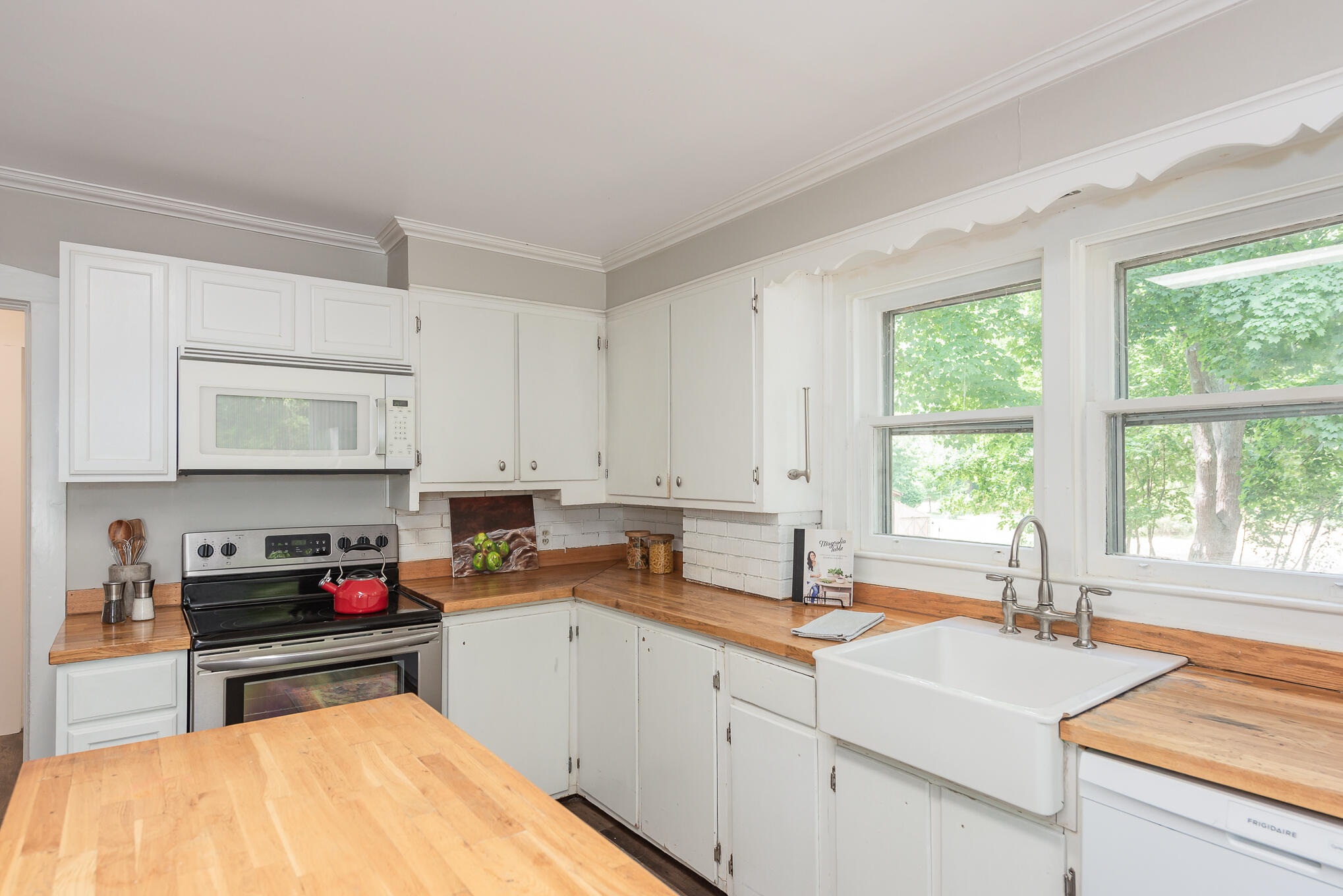 517 W Lakewood Boulevard