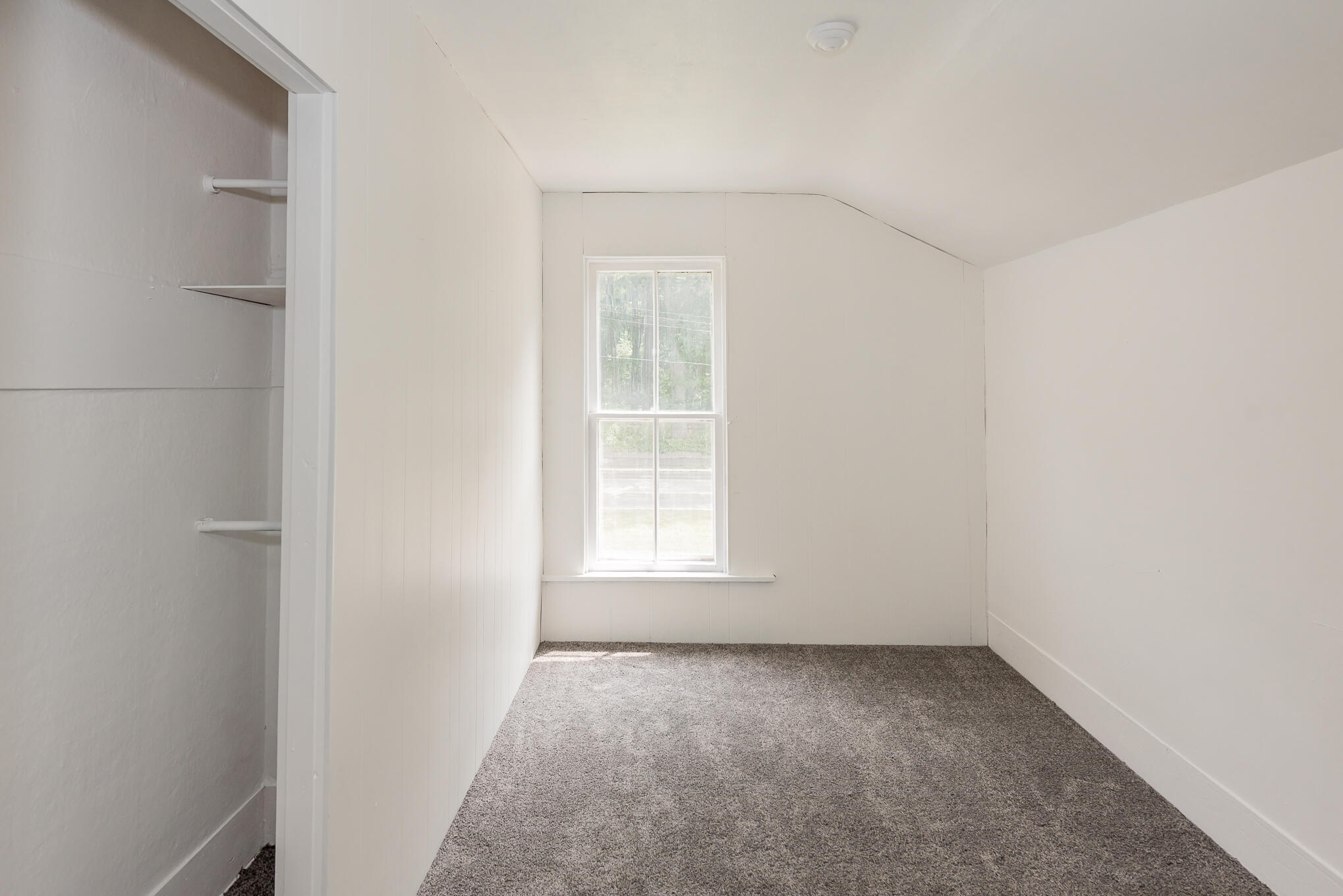 517 W Lakewood Boulevard