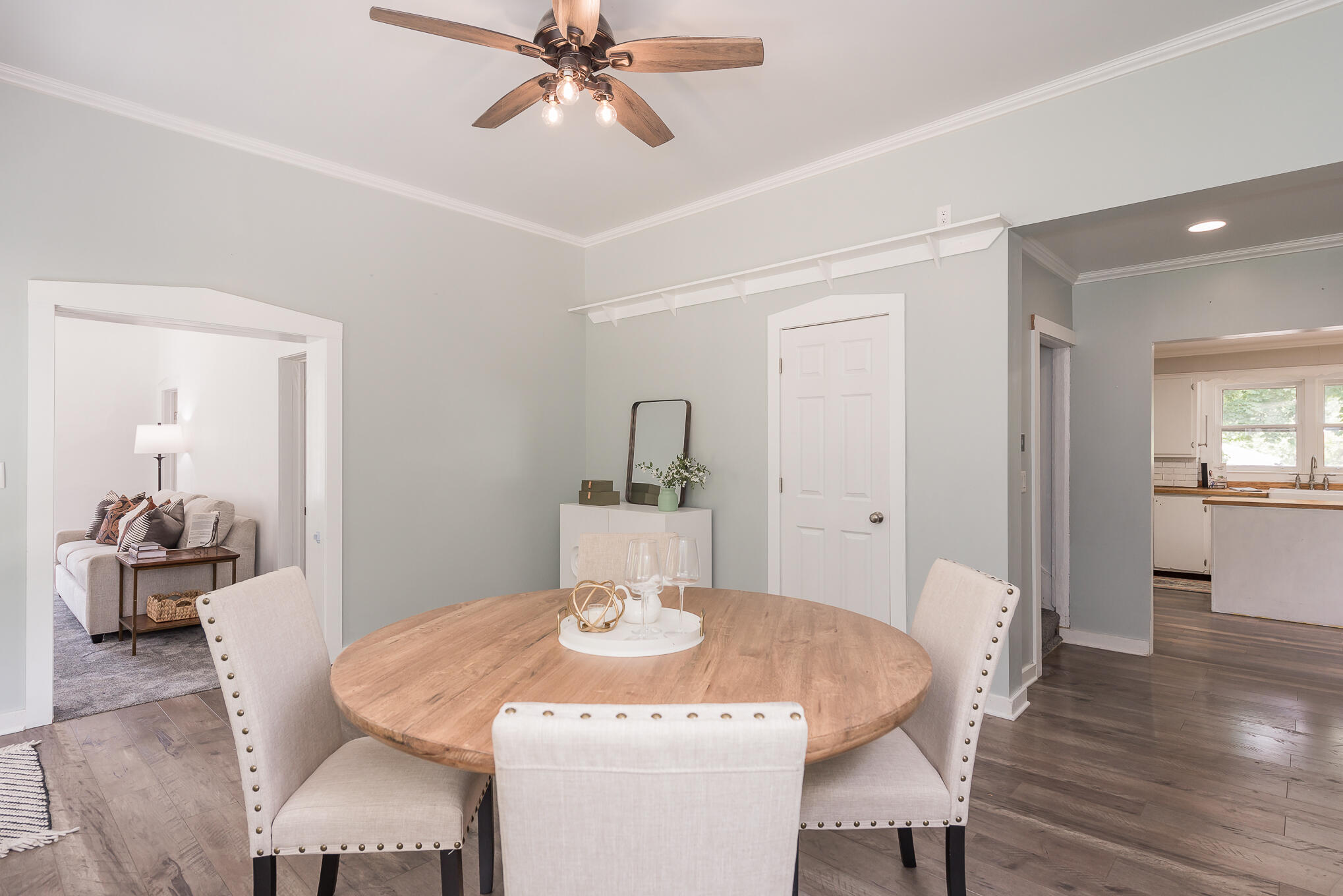 517 W Lakewood Boulevard