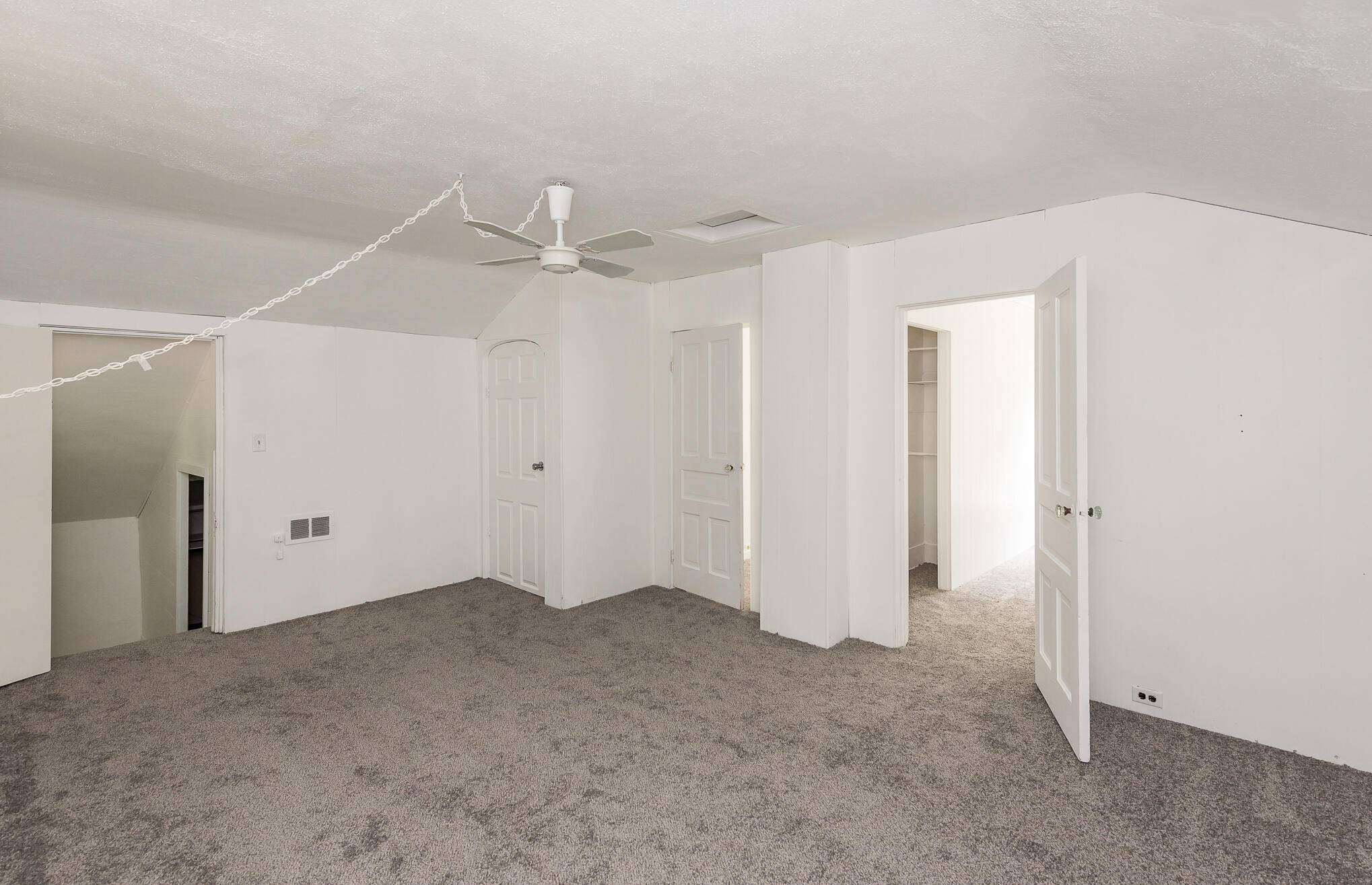 517 W Lakewood Boulevard