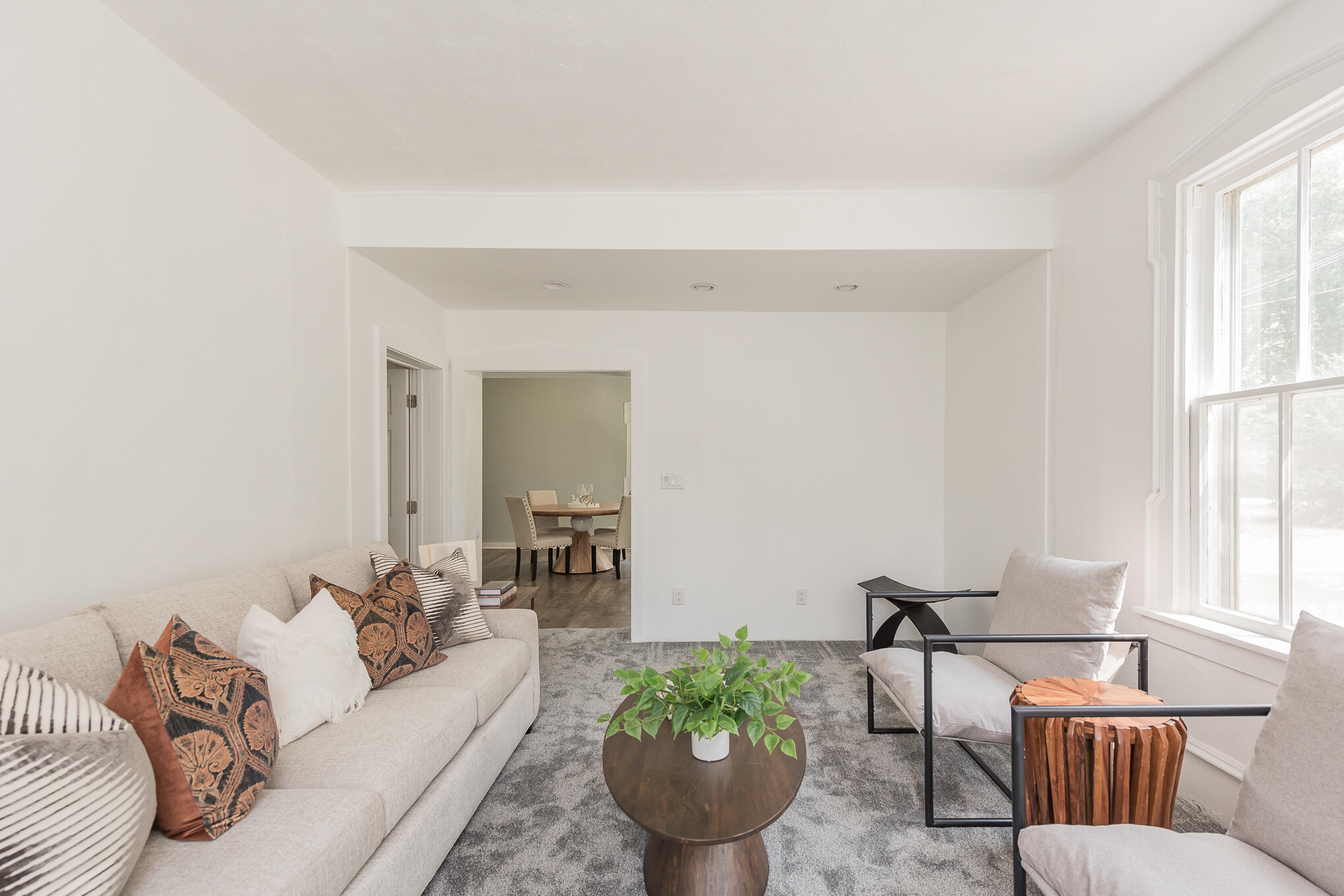 517 W Lakewood Boulevard