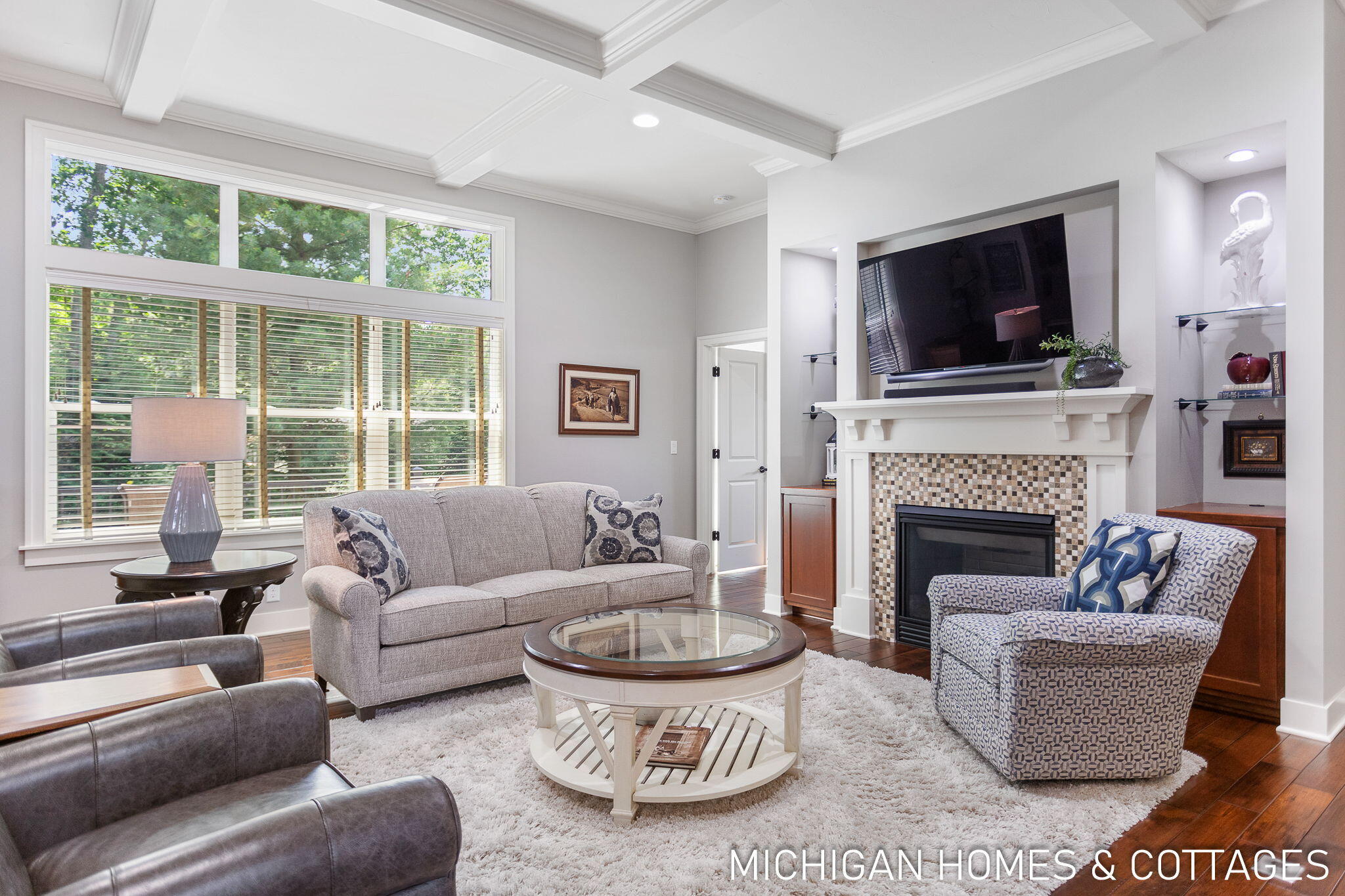 327 S Lakeshore Drive