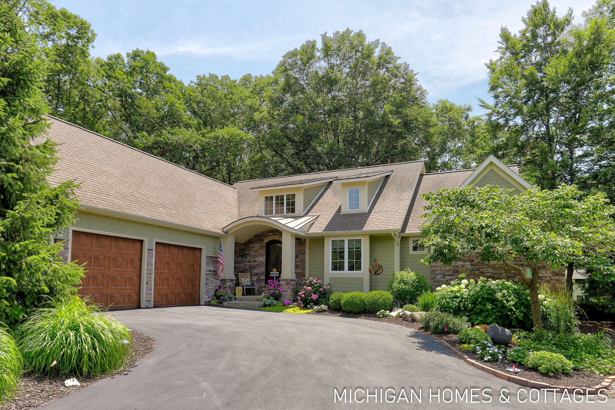 327 S Lakeshore Drive