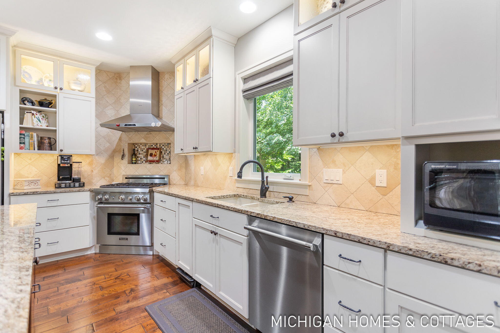 327 S Lakeshore Drive