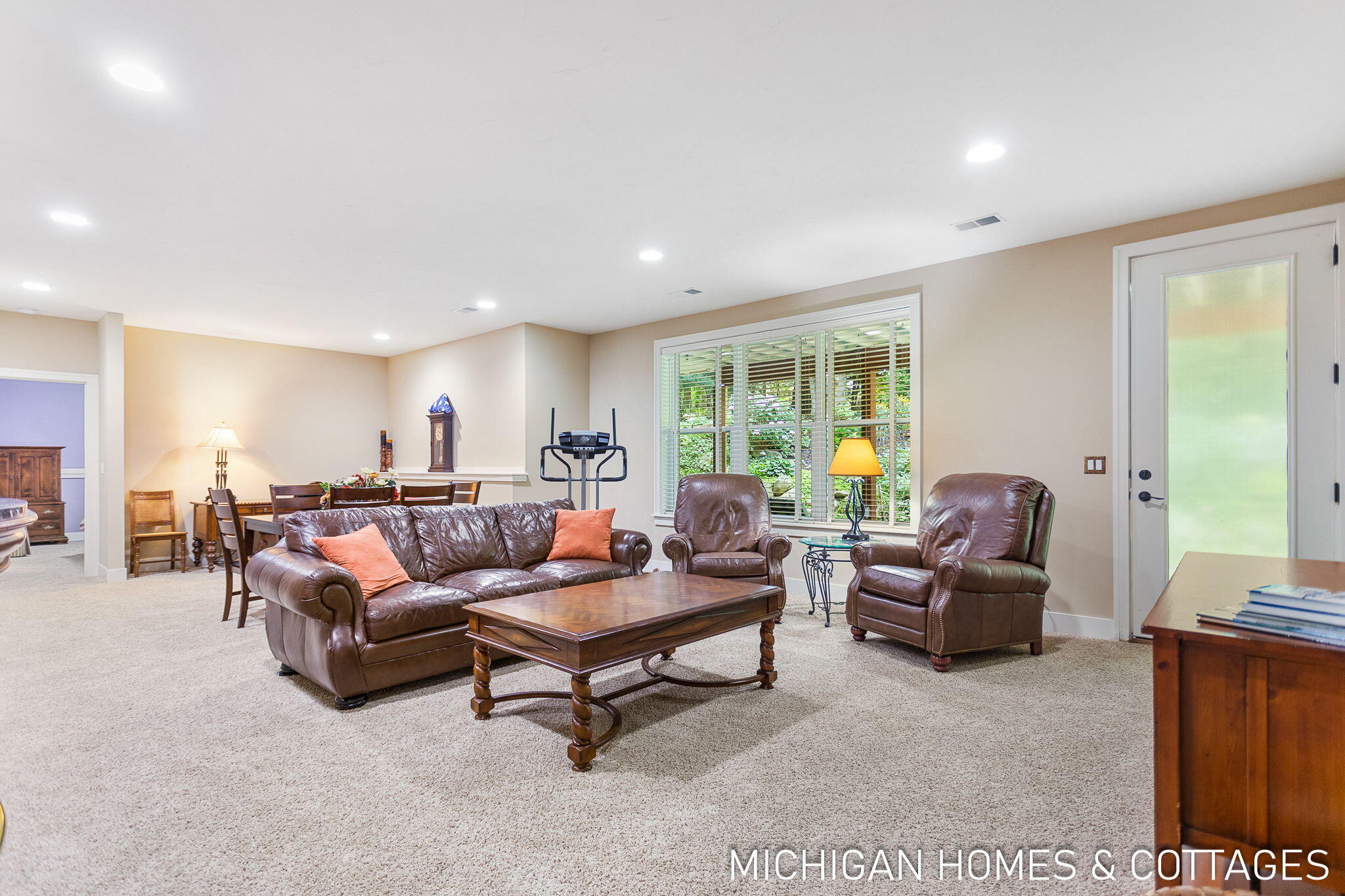 327 S Lakeshore Drive