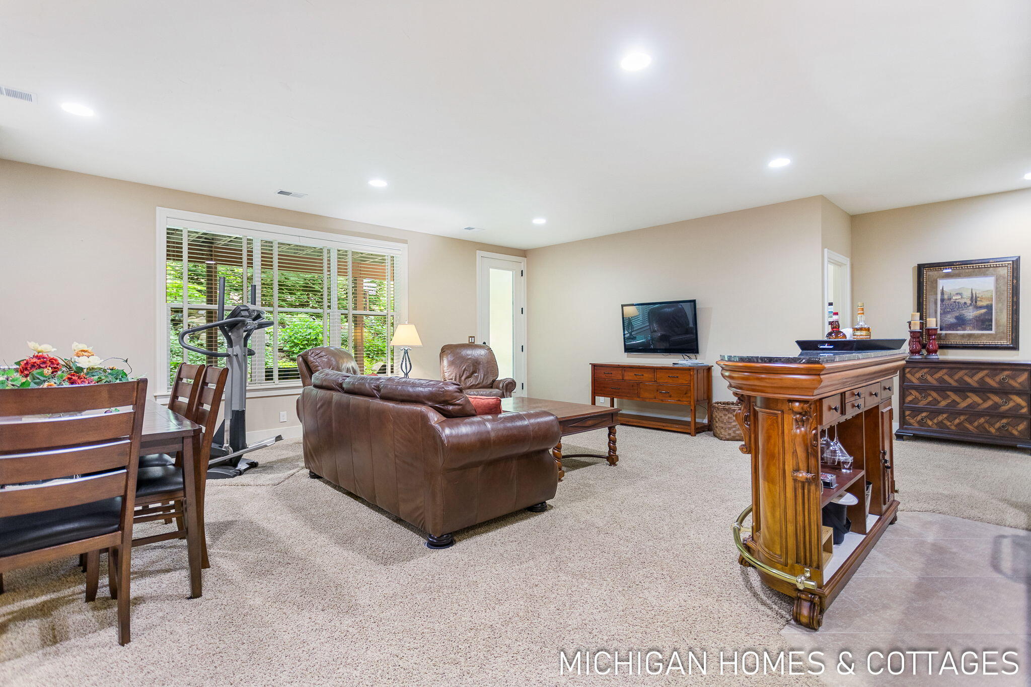 327 S Lakeshore Drive