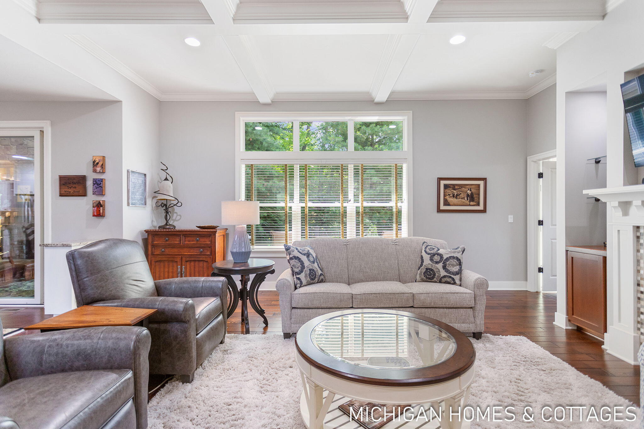 327 S Lakeshore Drive