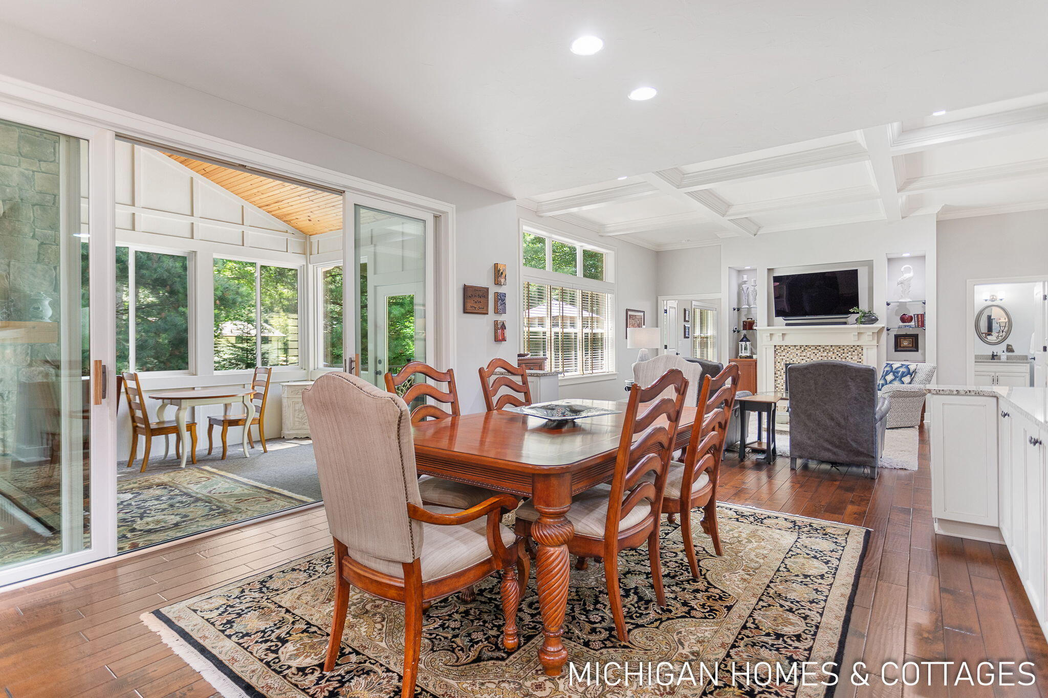 327 S Lakeshore Drive
