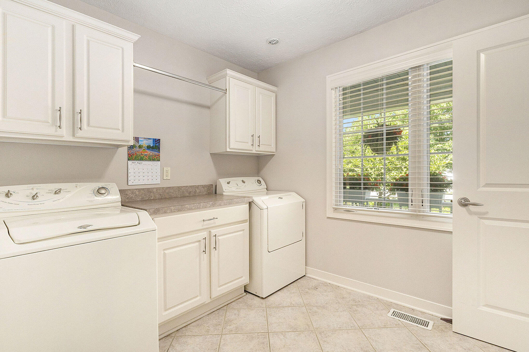 1324 Timber Crossing