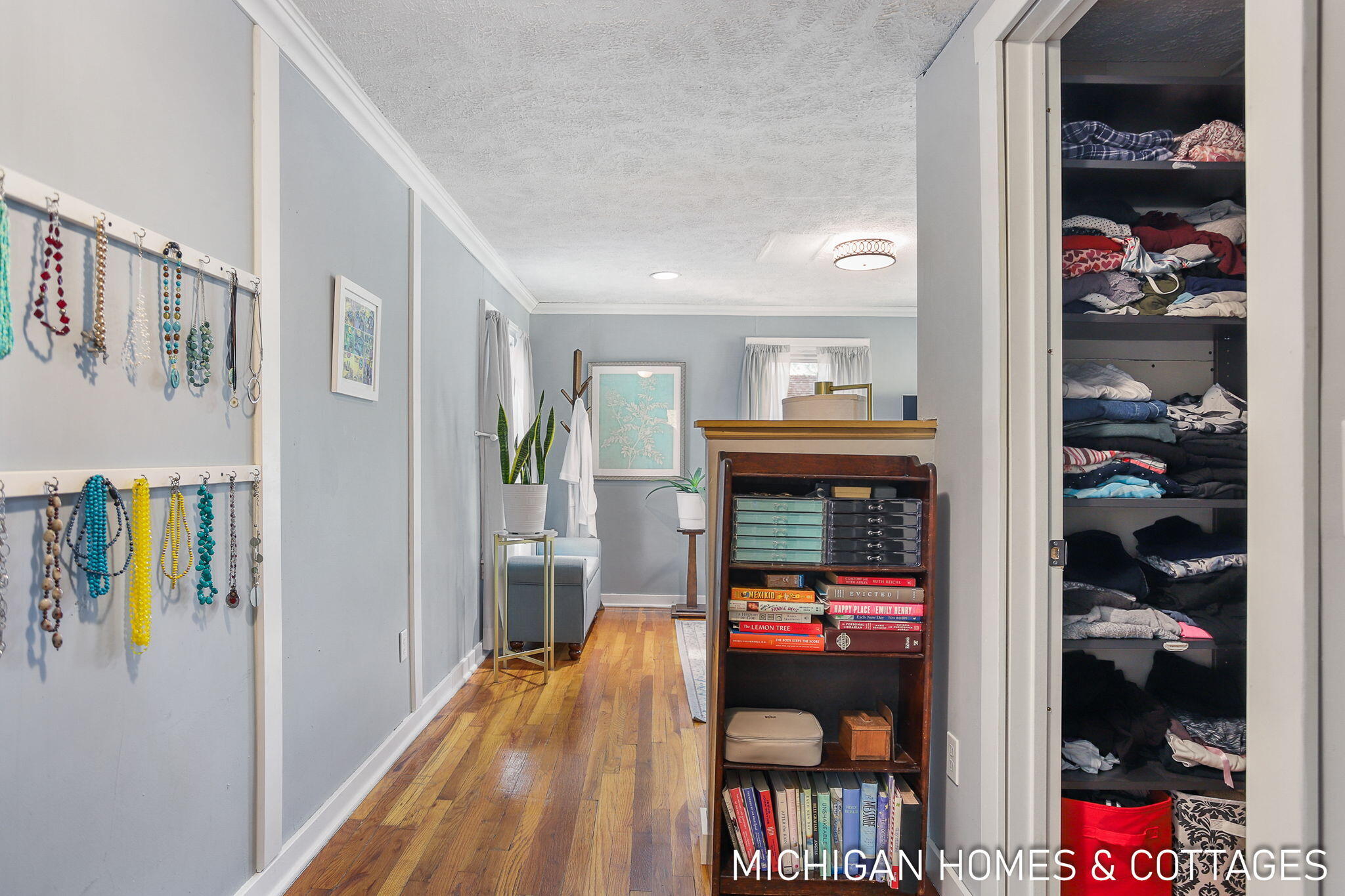278 W 10th Street