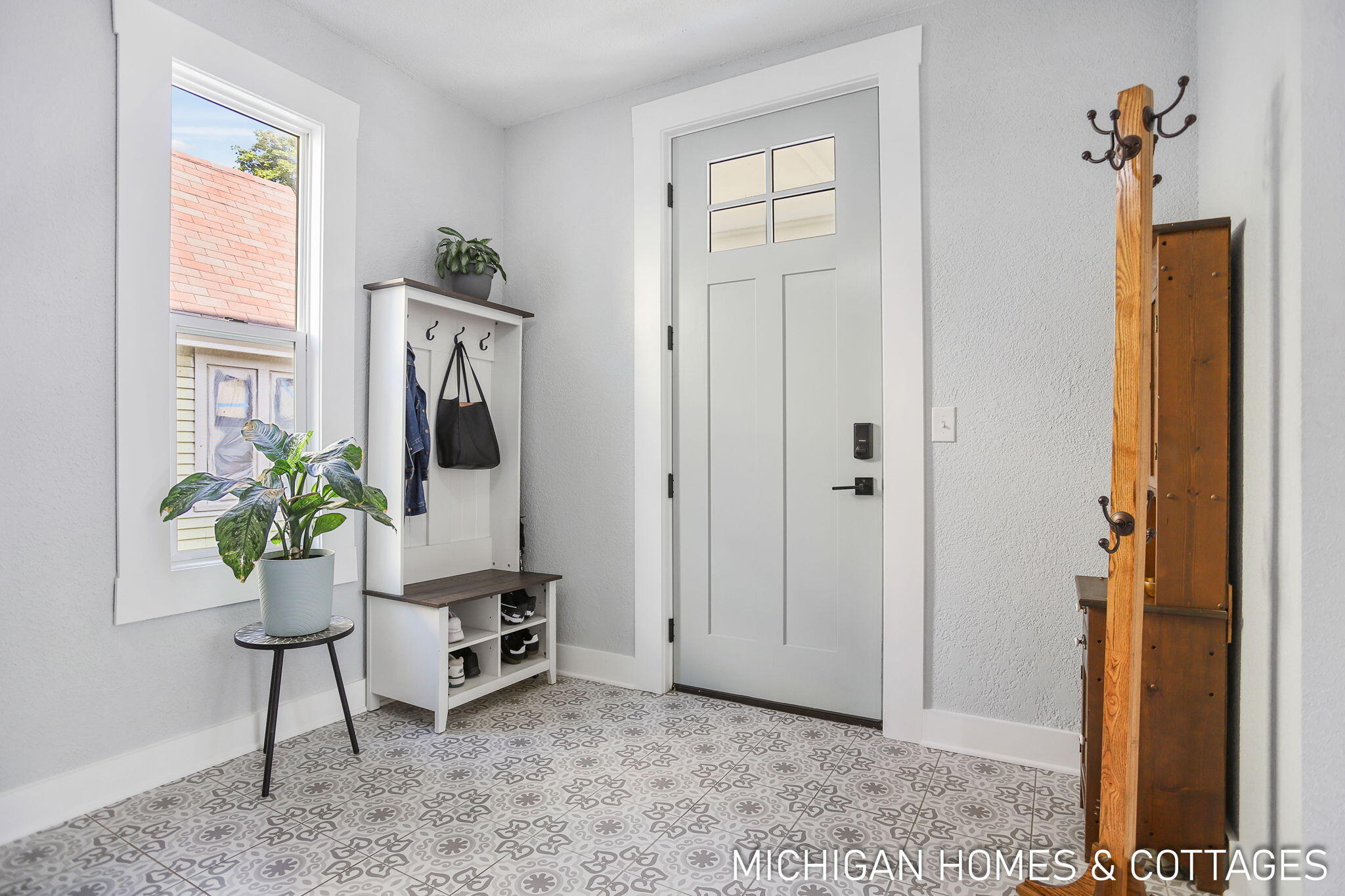 278 W 10th Street