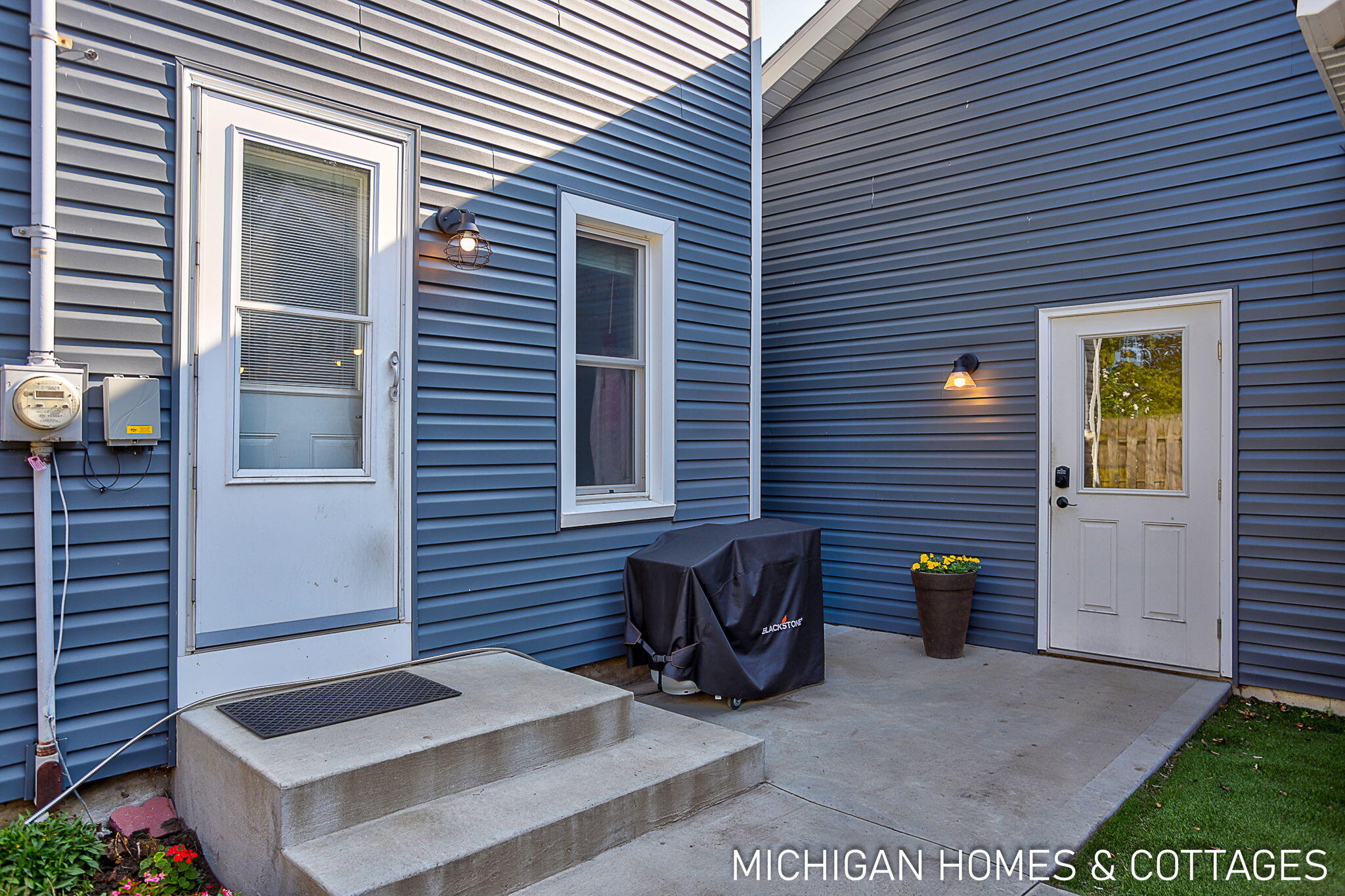 278 W 10th Street