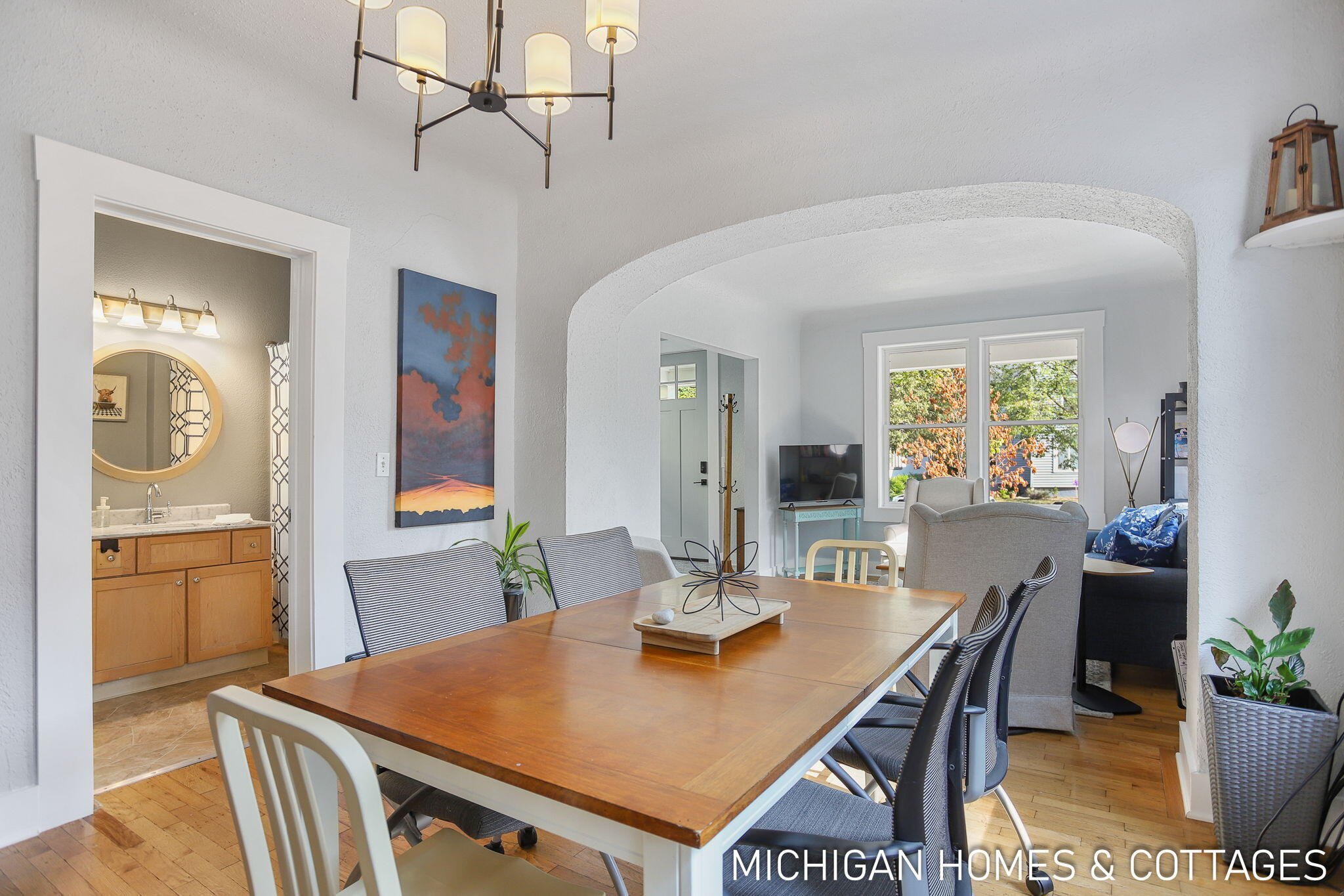 278 W 10th Street