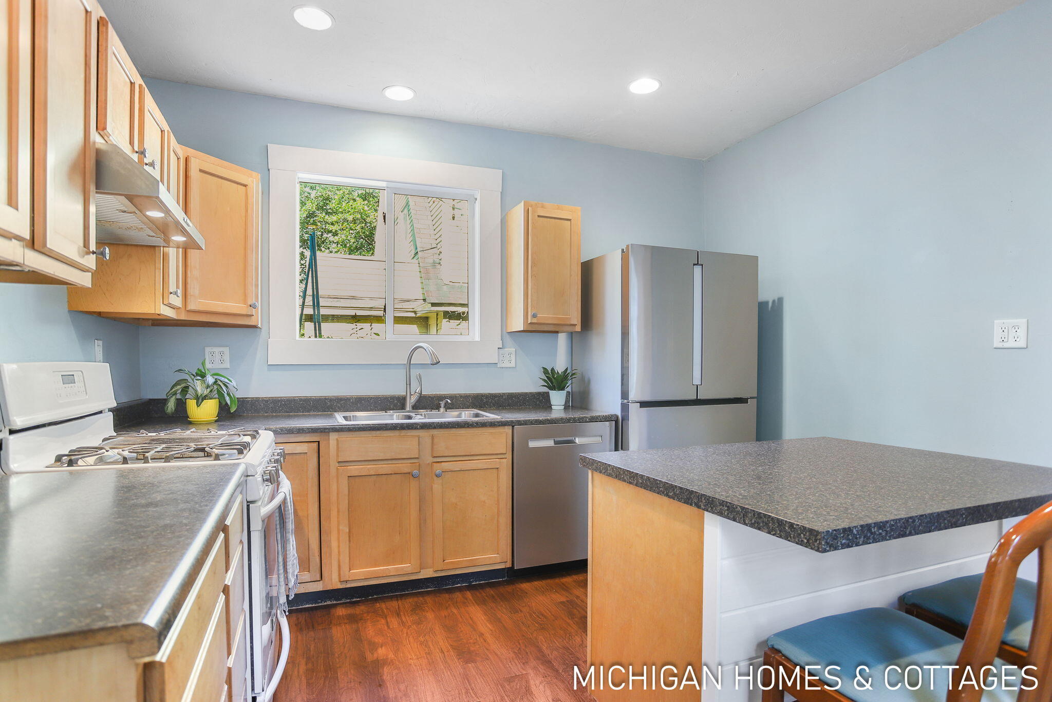 278 W 10th Street