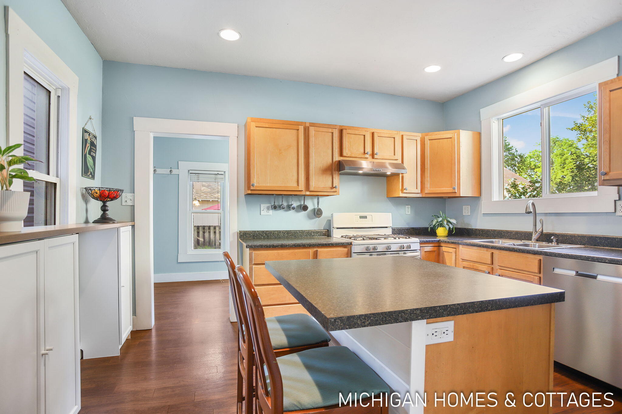 278 W 10th Street