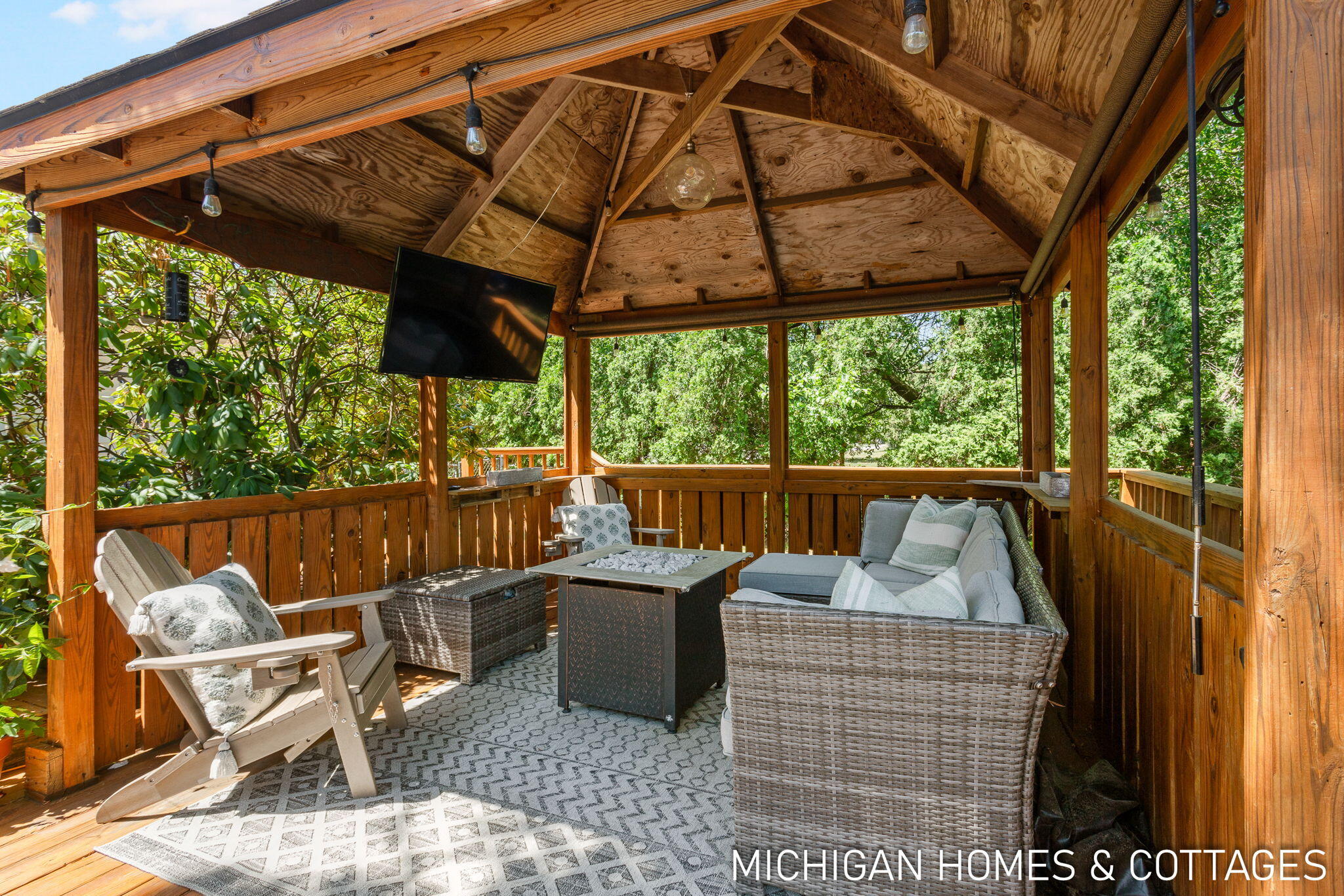 7494 Greentree Drive