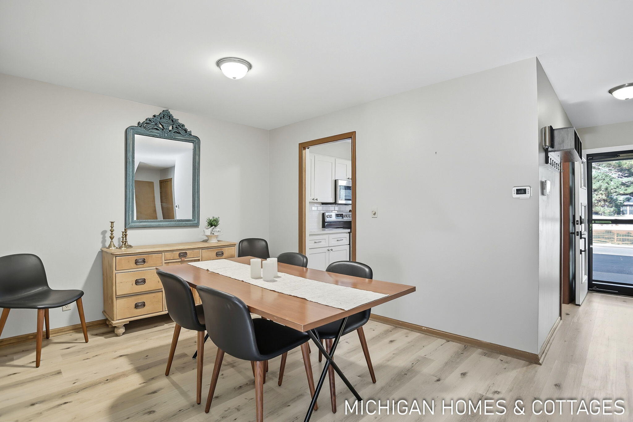 1992 S Shore Drive, 3