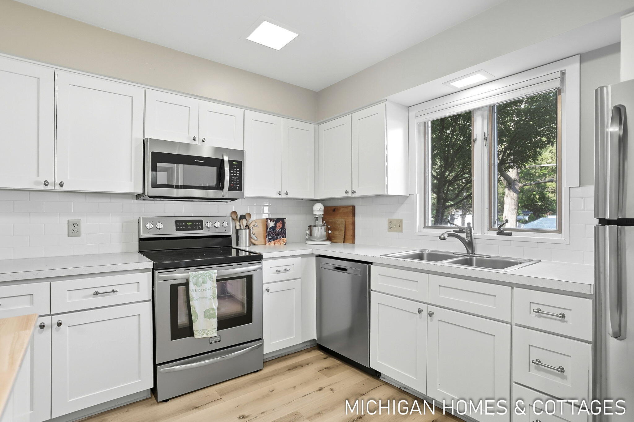 1992 S Shore Drive, 3
