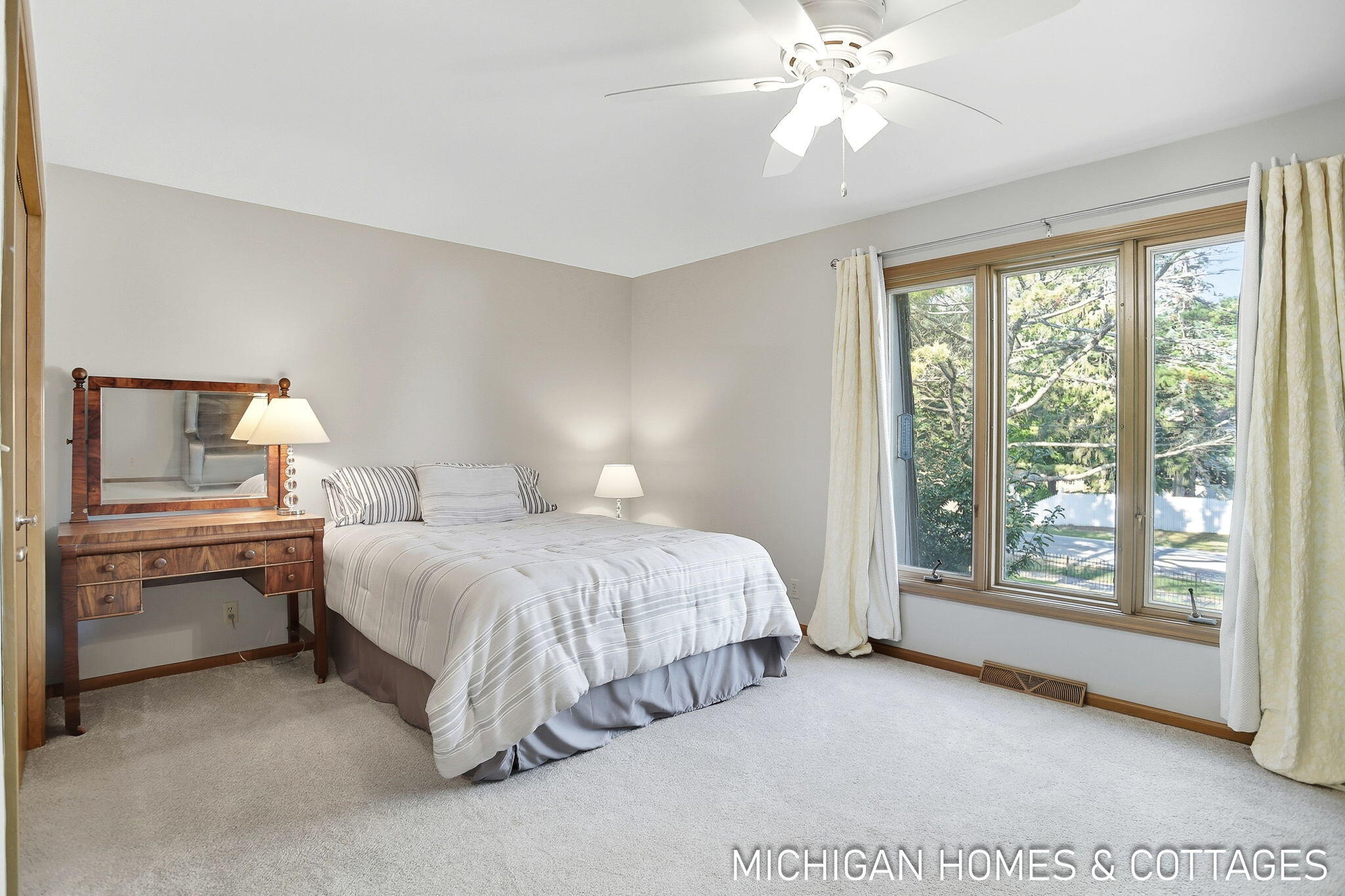 1992 S Shore Drive, 3