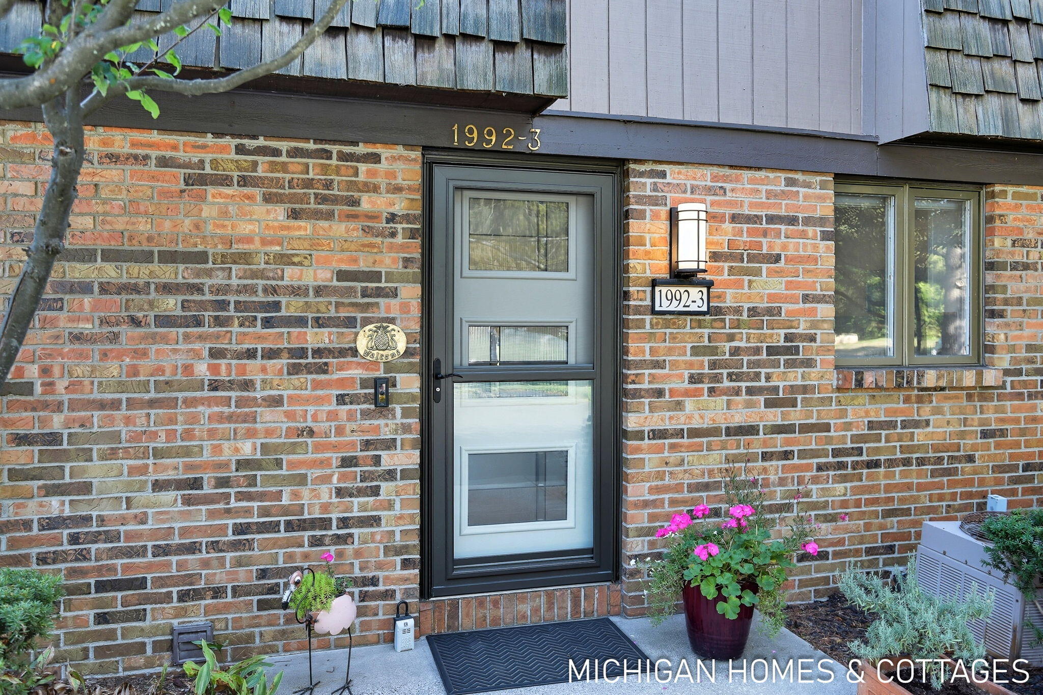 1992 S Shore Drive, 3