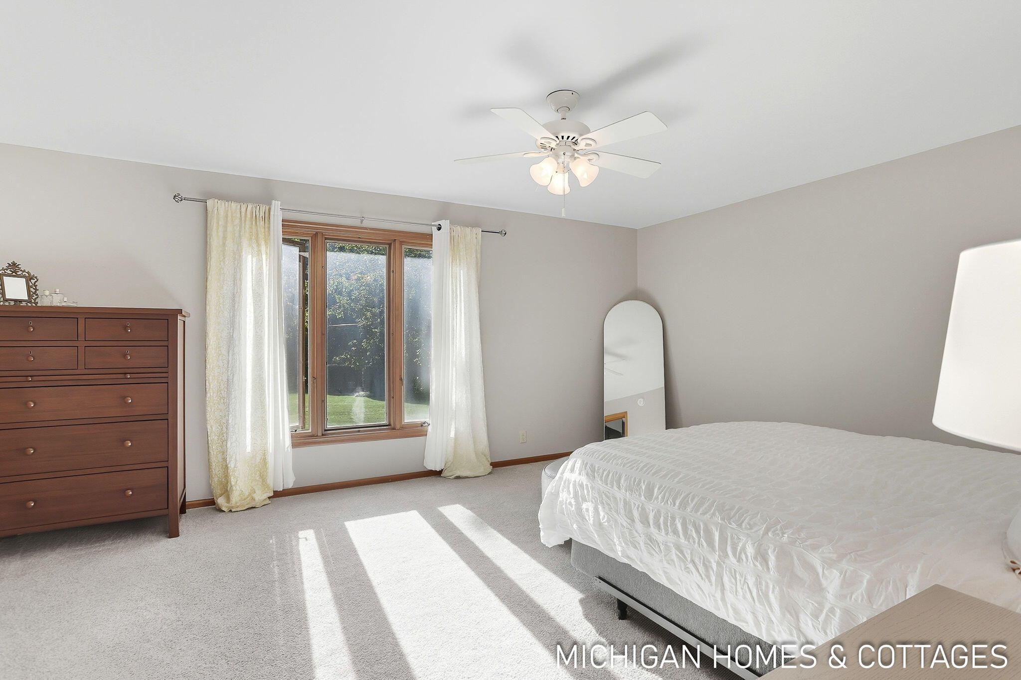 1992 S Shore Drive, 3