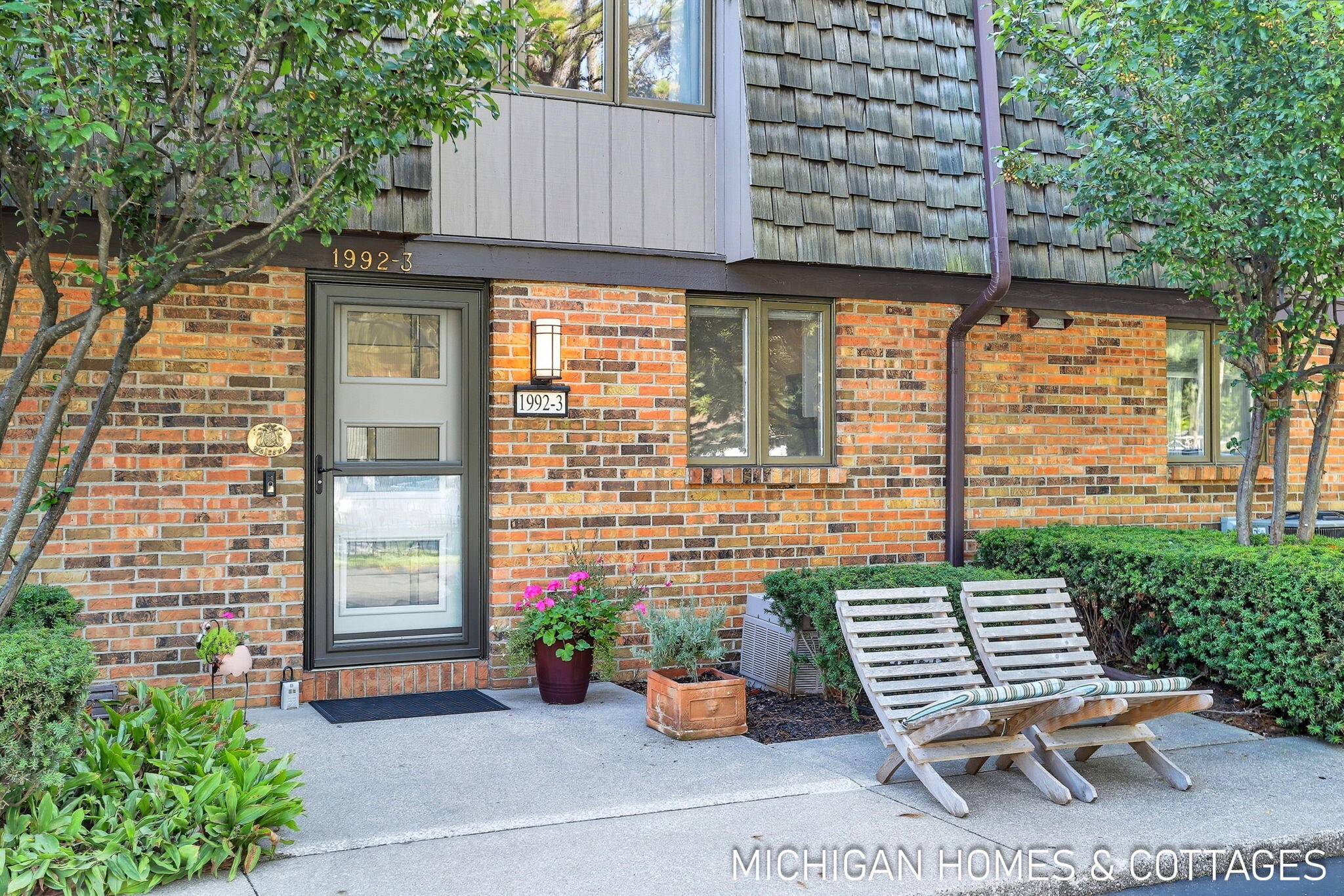 1992 S Shore Drive, 3