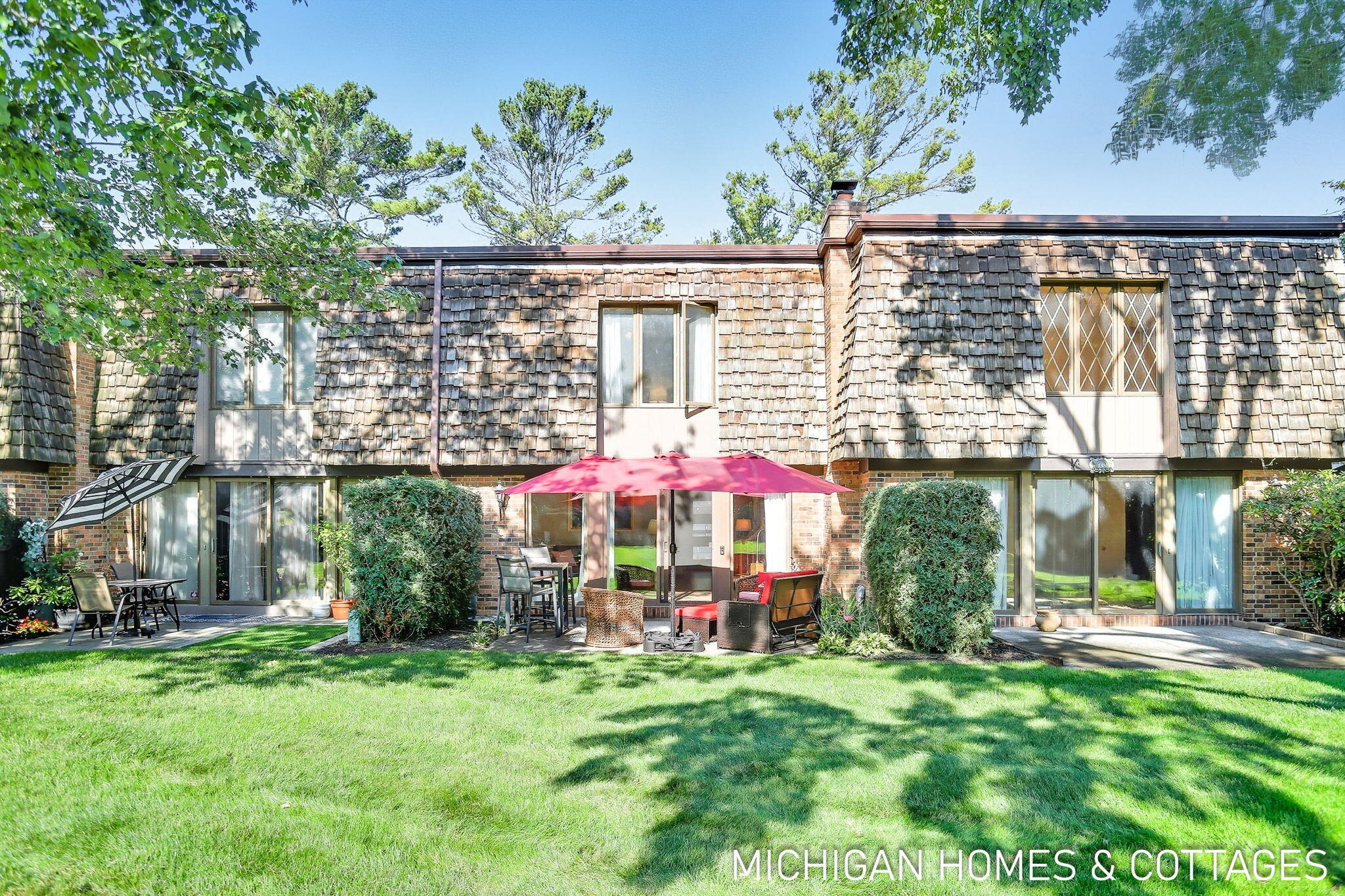 1992 S Shore Drive, 3