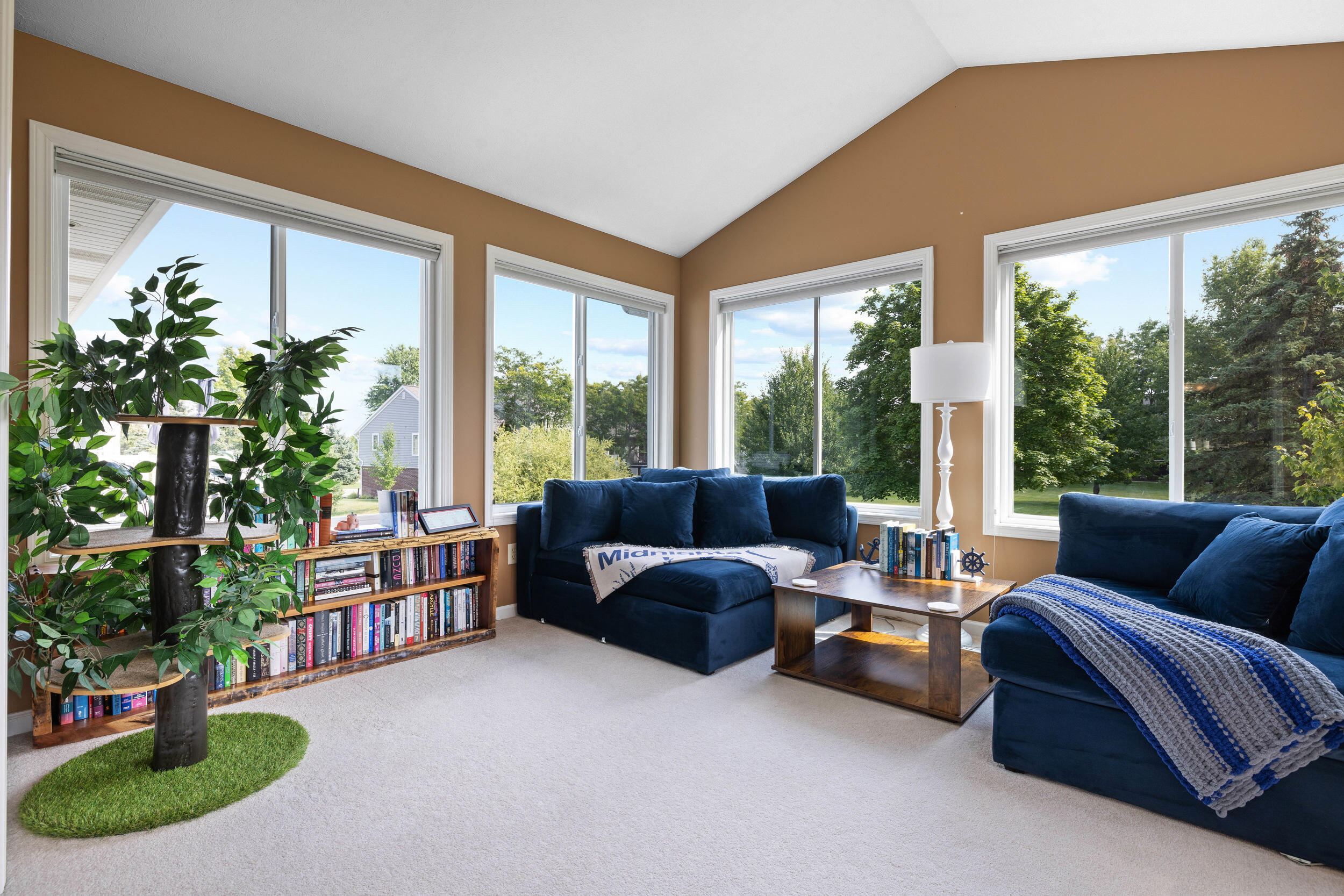 1380 E Pointe Ridge, Holland