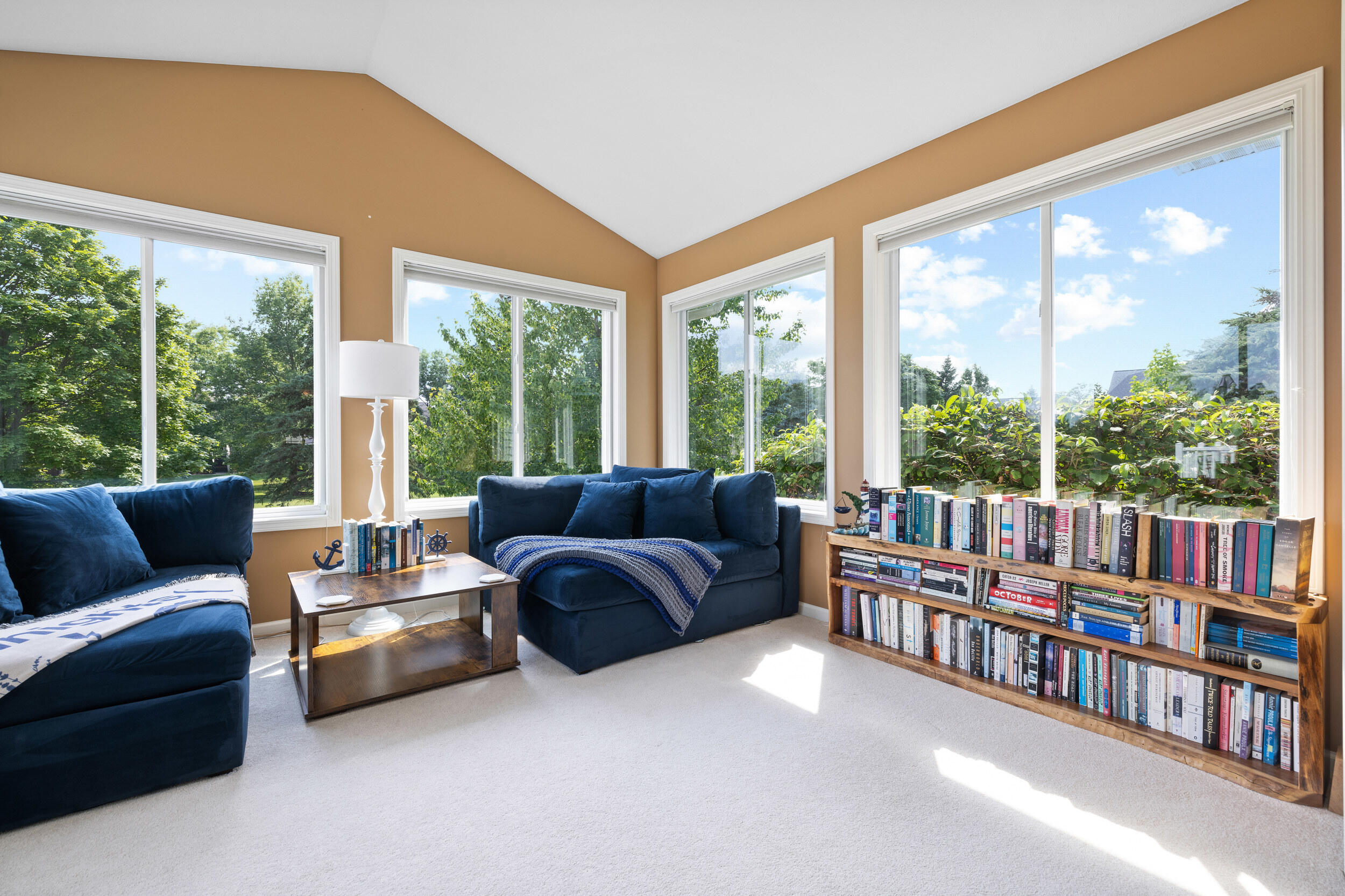 1380 E Pointe Ridge, Holland