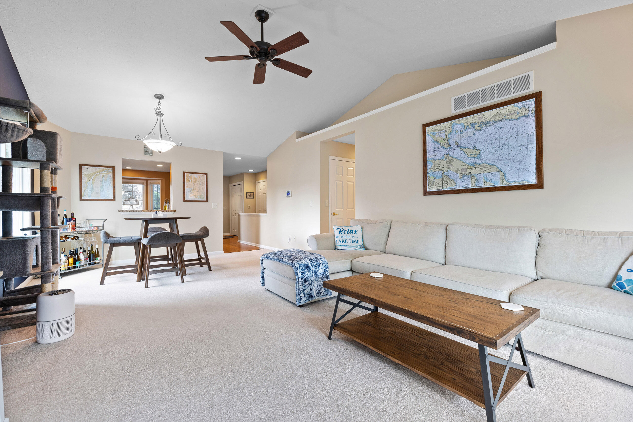 1380 E Pointe Ridge, Holland