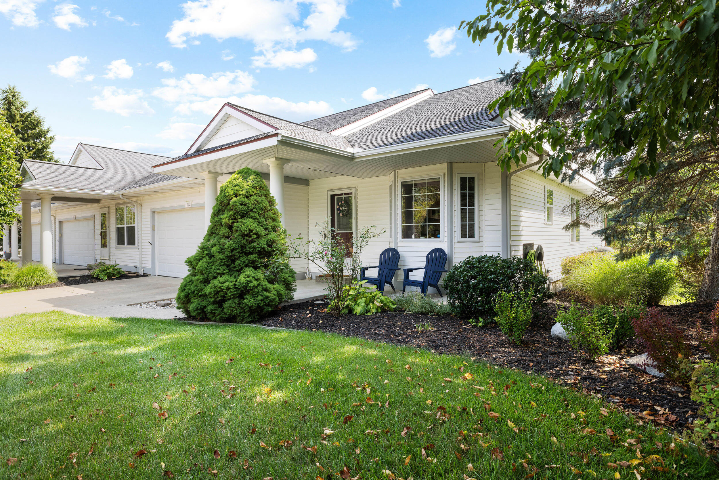 1380 E Pointe Ridge, Holland