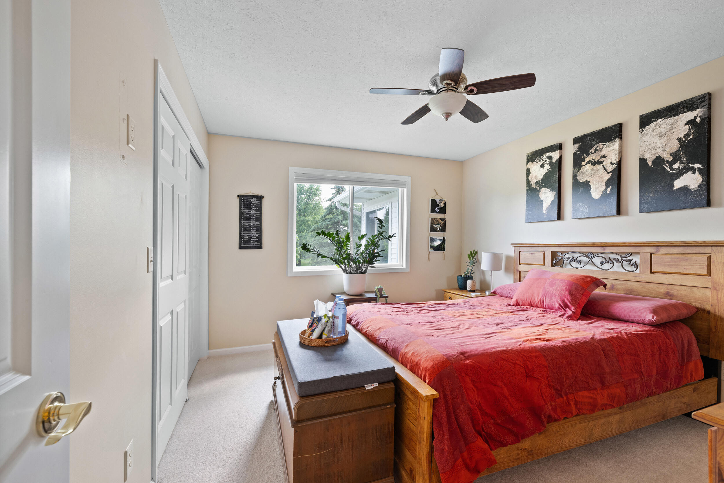 1380 E Pointe Ridge, Holland