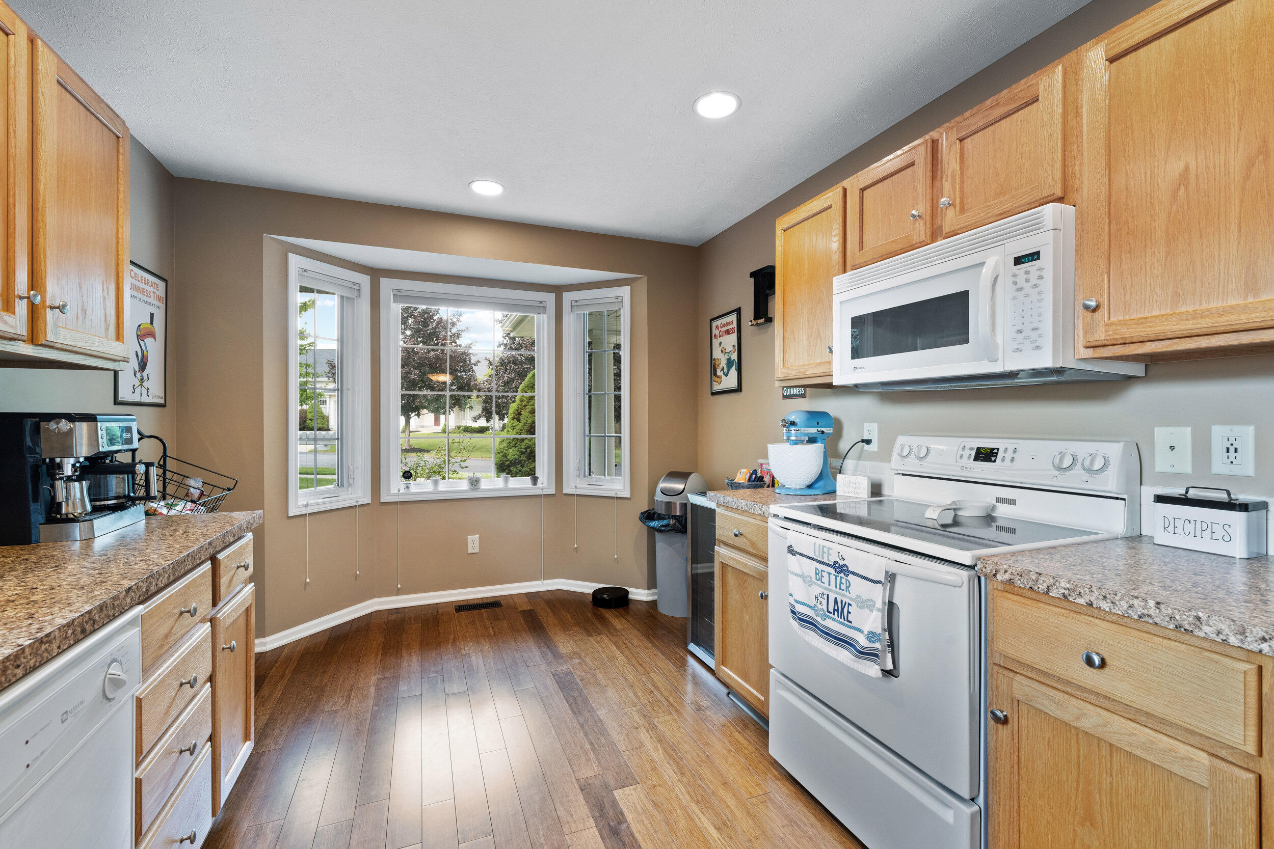 1380 E Pointe Ridge, Holland